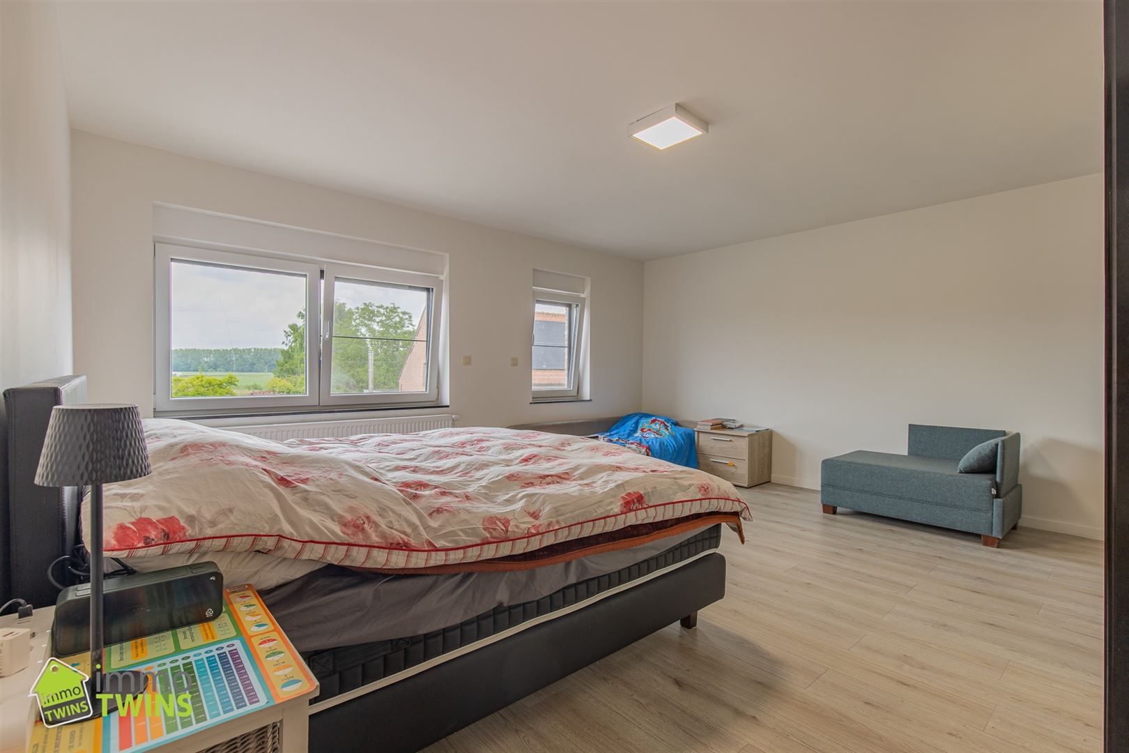Instapklare gezinswoning  met 5 slaapkamers en een ruime zonnige tuin. foto 11