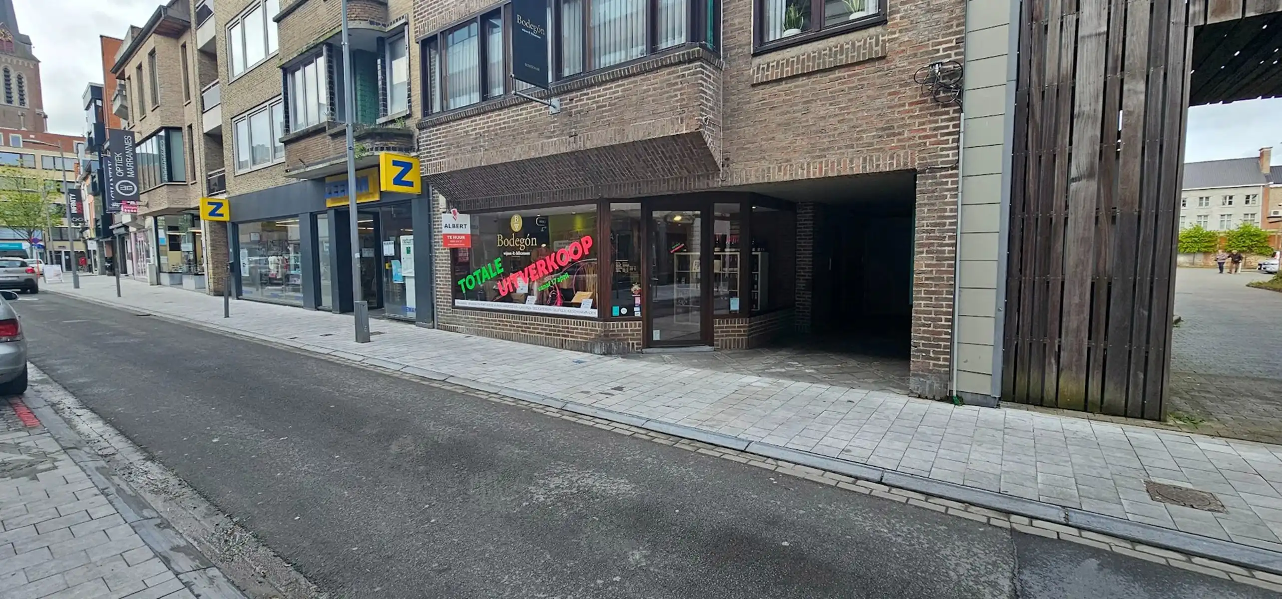 Open top instapklare winkelruimte te huur in Izegem centrum foto 2