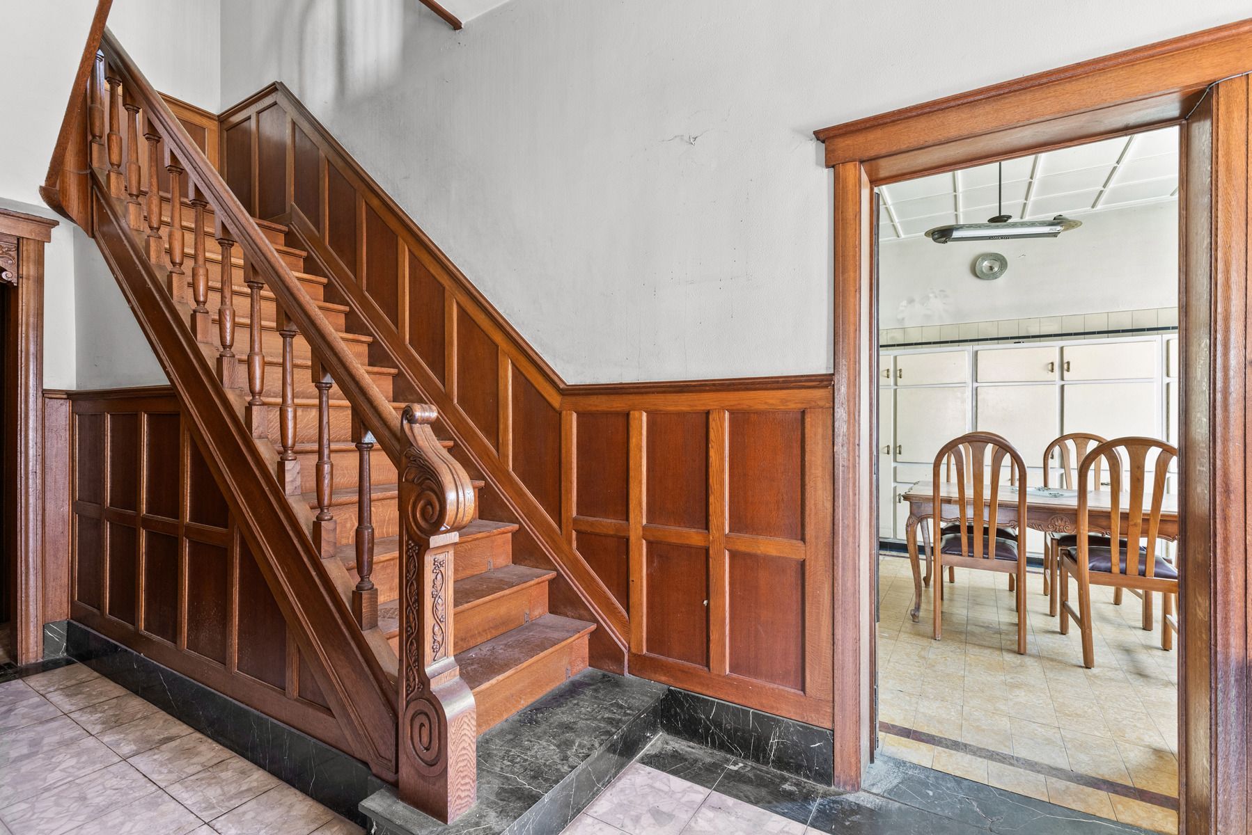 Zeer ruime te renoveren burgerwoning in Brugge! foto 9