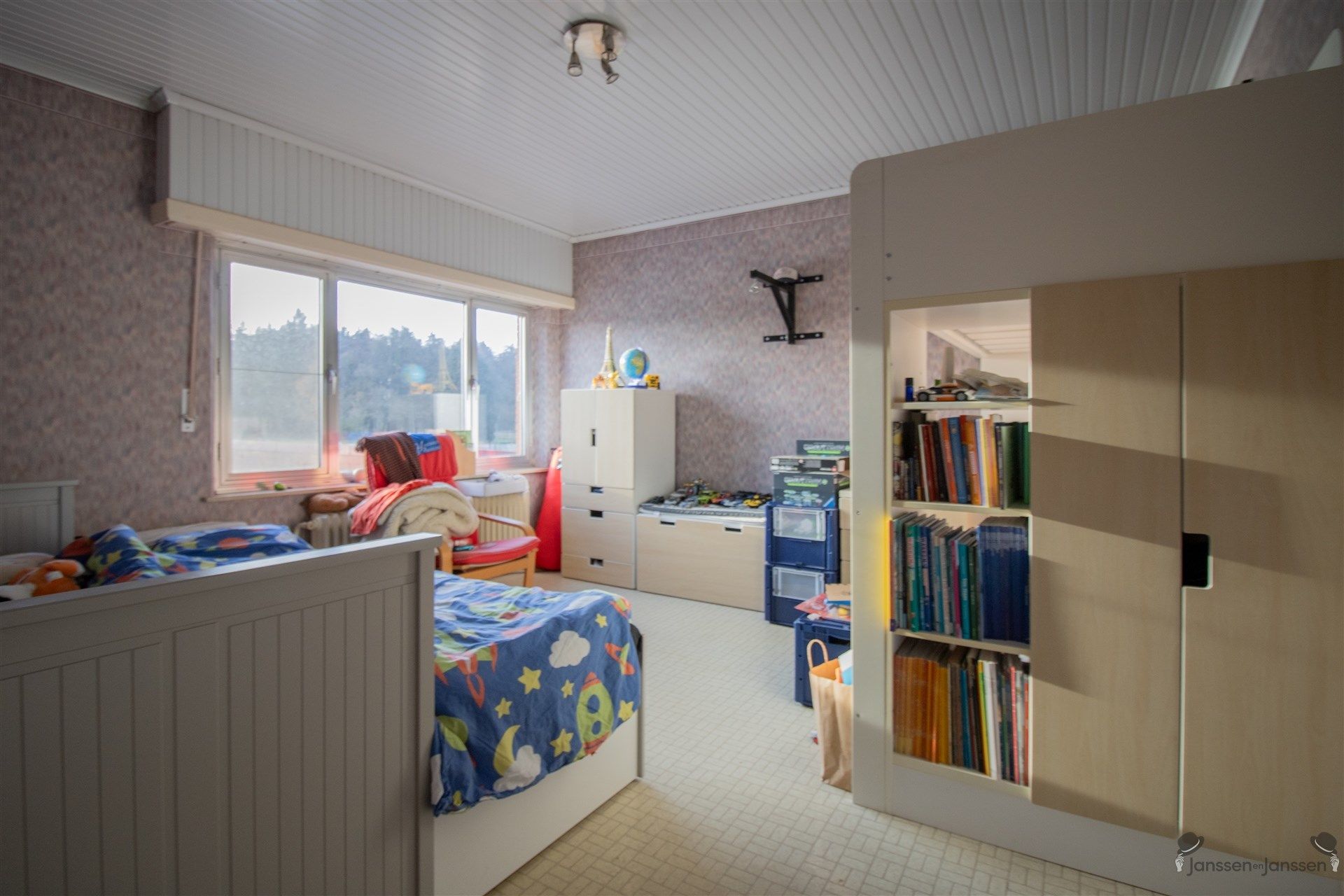 Op te frissen woning met min. 3 slaapkamers op 645 m² foto 9