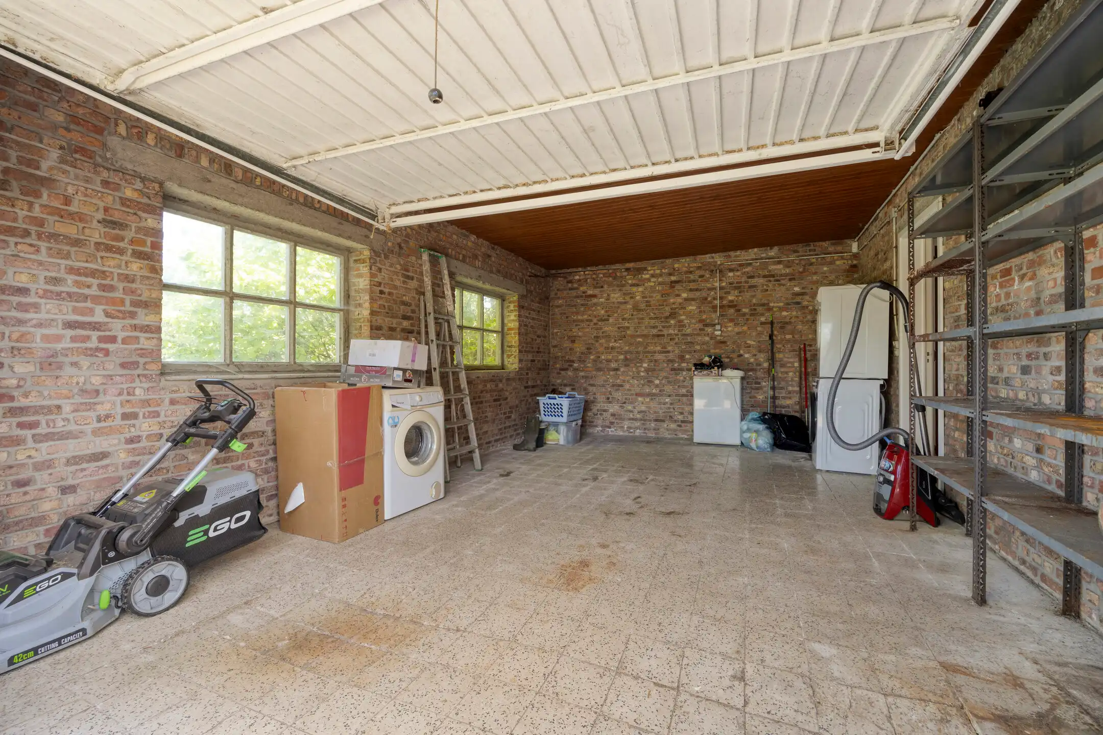 Op te frissen woning met 3 slaapkamers op een goede locatie foto 8