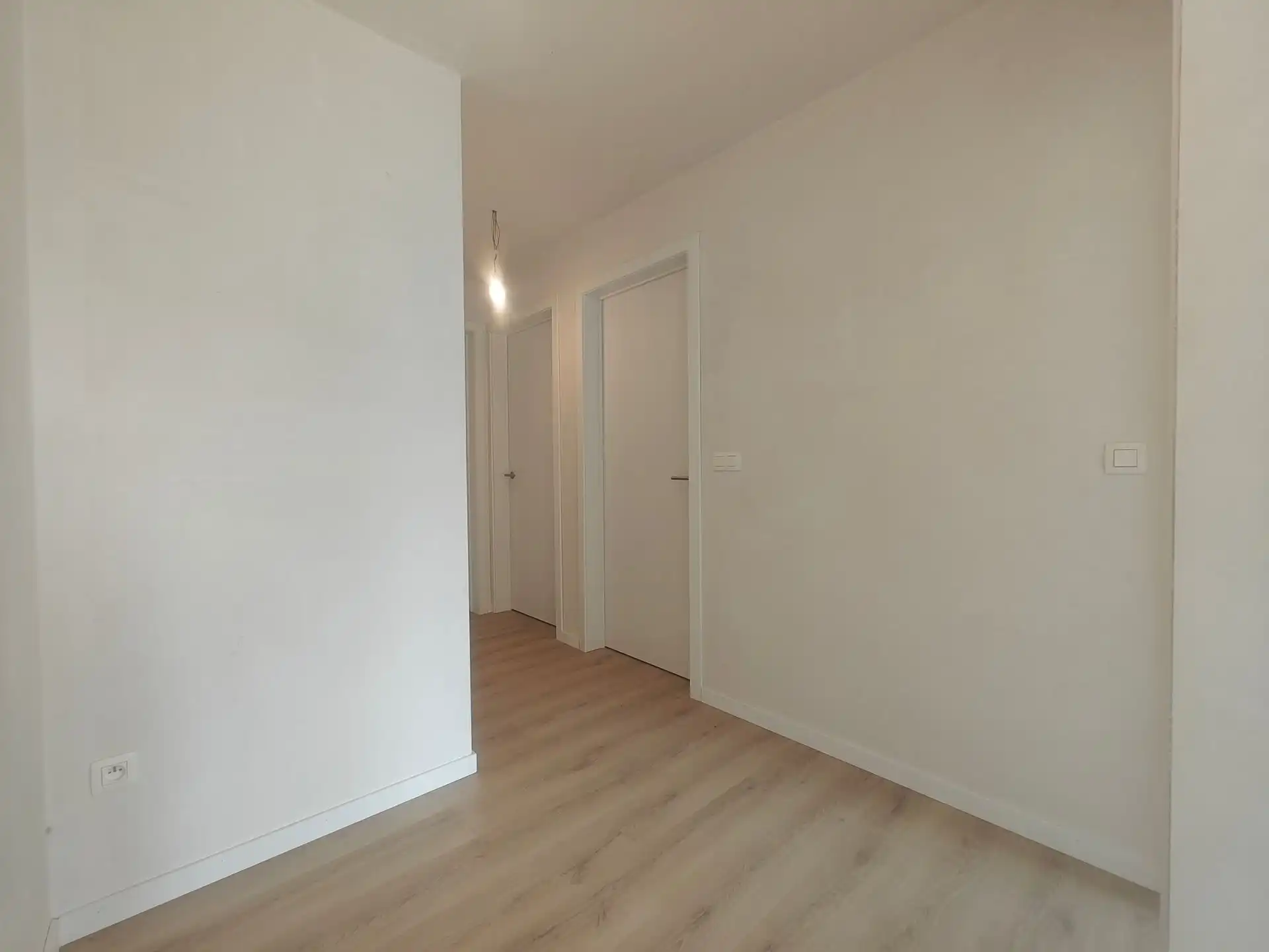 Instapklare nieuwbouwwoning met 3 slaapkamers in een rustige, kindvriendelijke buurt van Maasmechelen.  foto 11