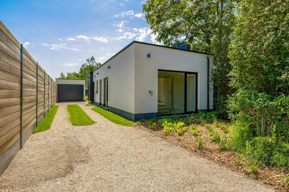 Prachtig vernieuwde bungalow te Schriek foto 26
