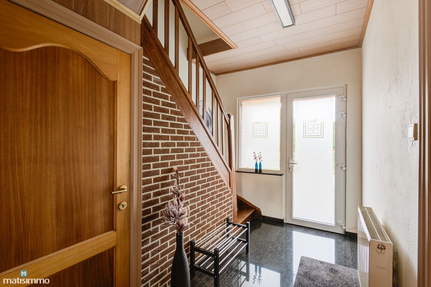 GEZINSWONING MET 3 SLAAPKAMERS, RUIME INPANDIGE GARAGE EN GROTE TUIN TE HOESELT foto 3