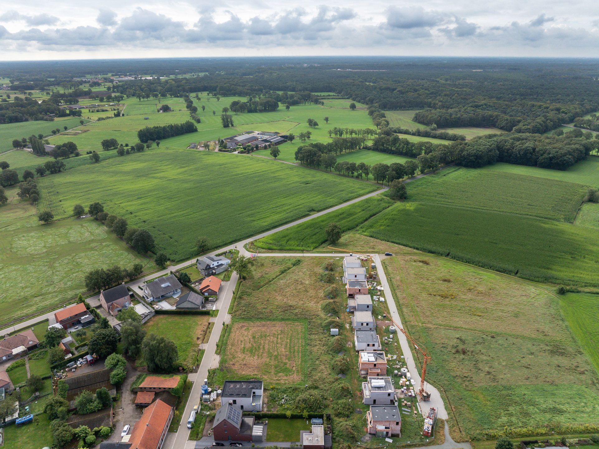 Bouwgrond 645m² voor open bebouwing met 1.501m² achtergrond foto 4
