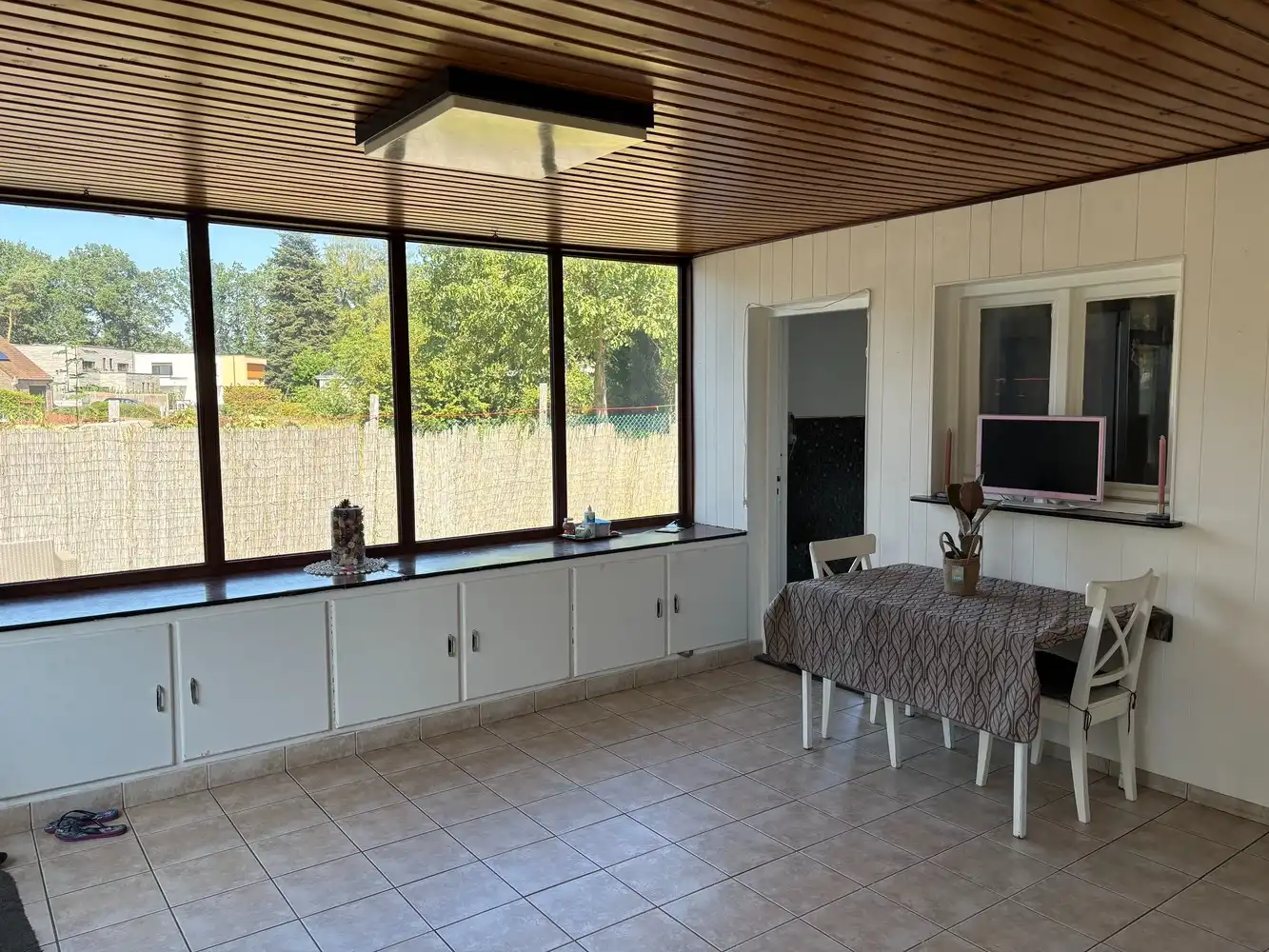 Goed gelegen ruime woning met 4 slk op mooi perceel van 9a30ca foto 7