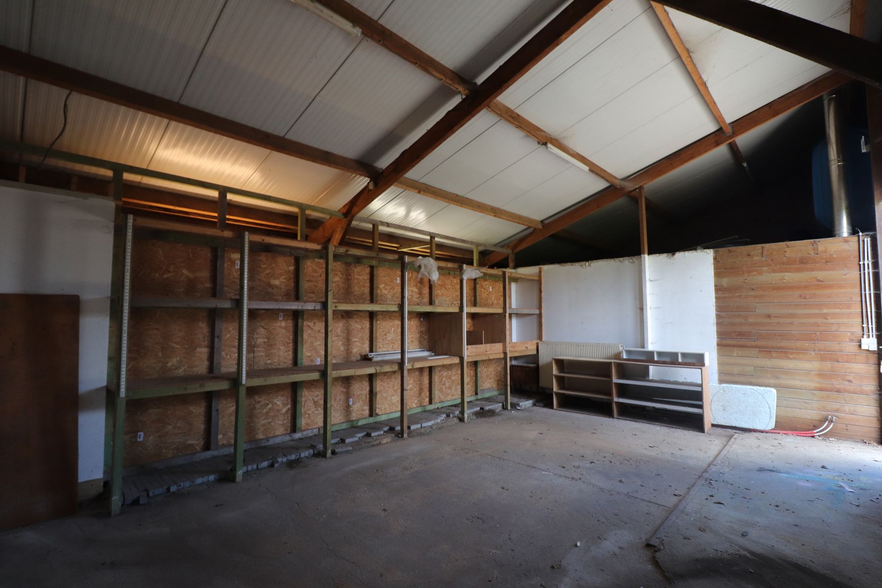 Een werkhuis-opslag-toonzaalruimte links vooraan van 175 m². foto 13