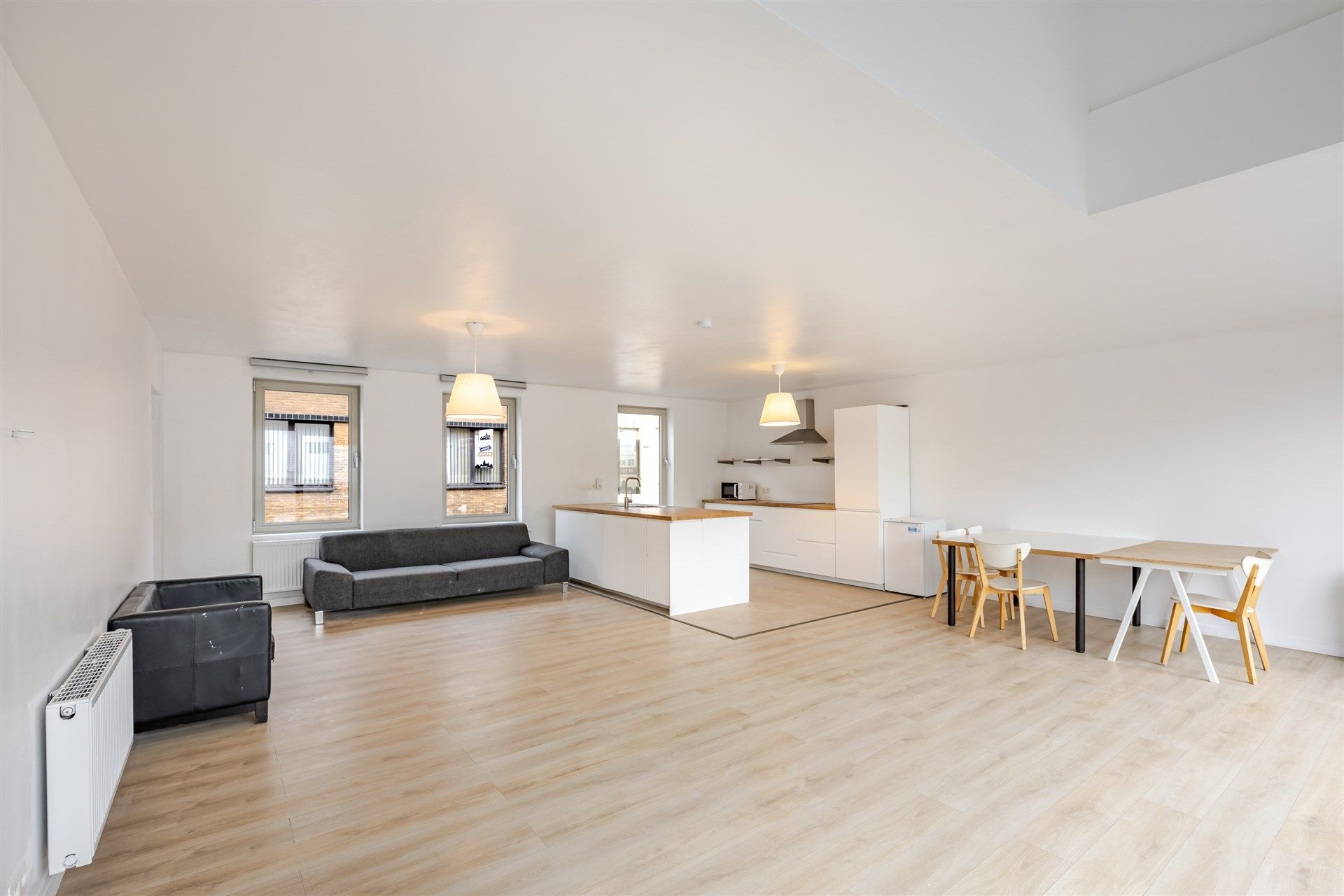 Instapklaar appartement (4 slaapkamers) in hartje Melle foto 3