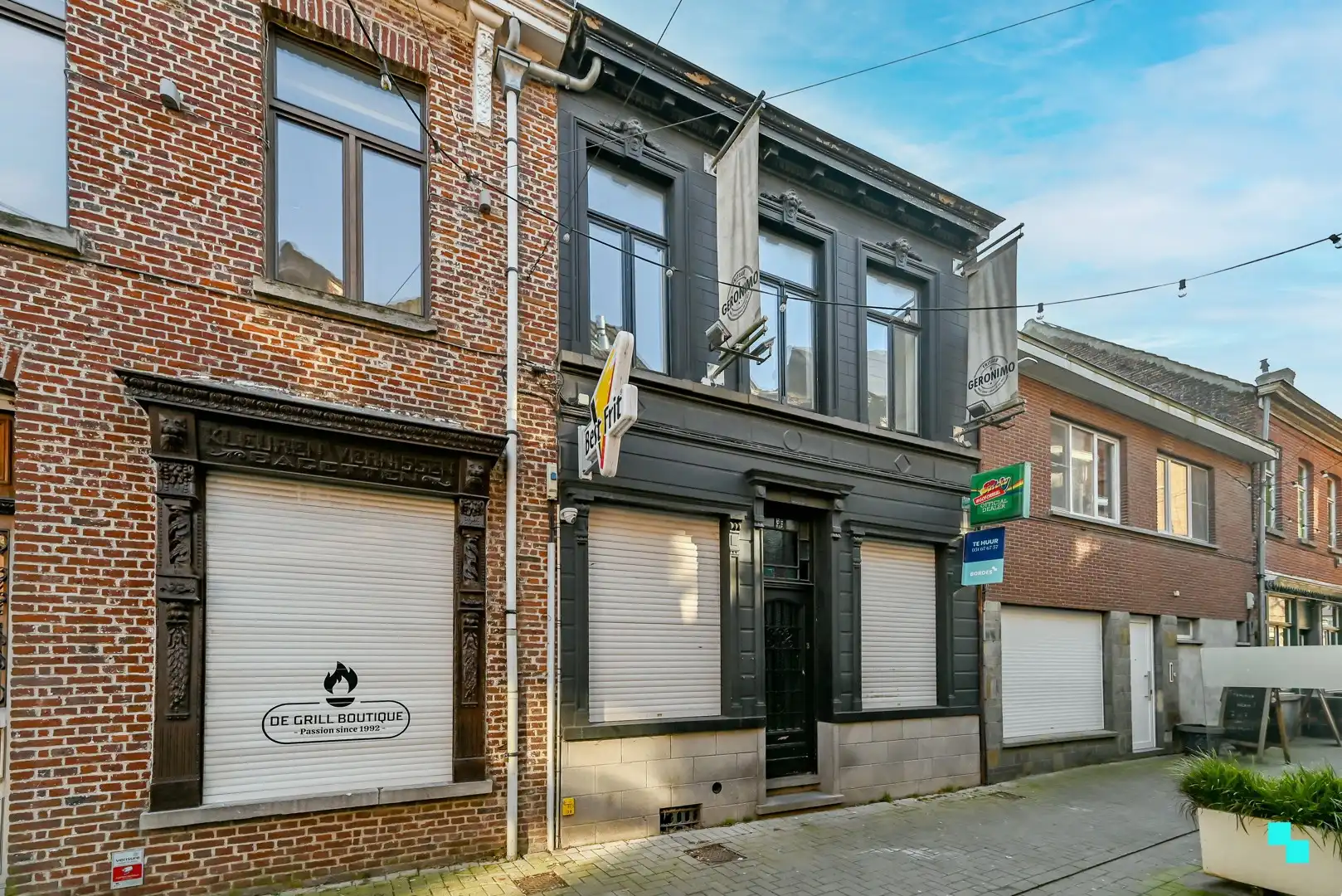 Uiterst commercieel gelegen handelspand foto 2