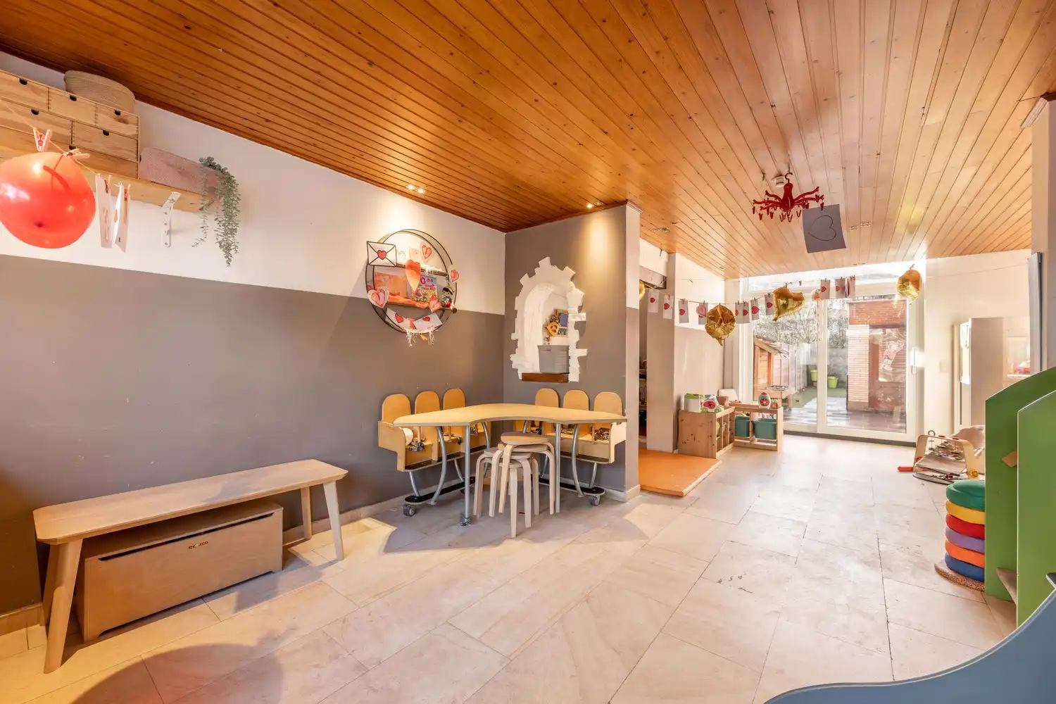 Halfopen woning met garage te Meulebeke. foto 6