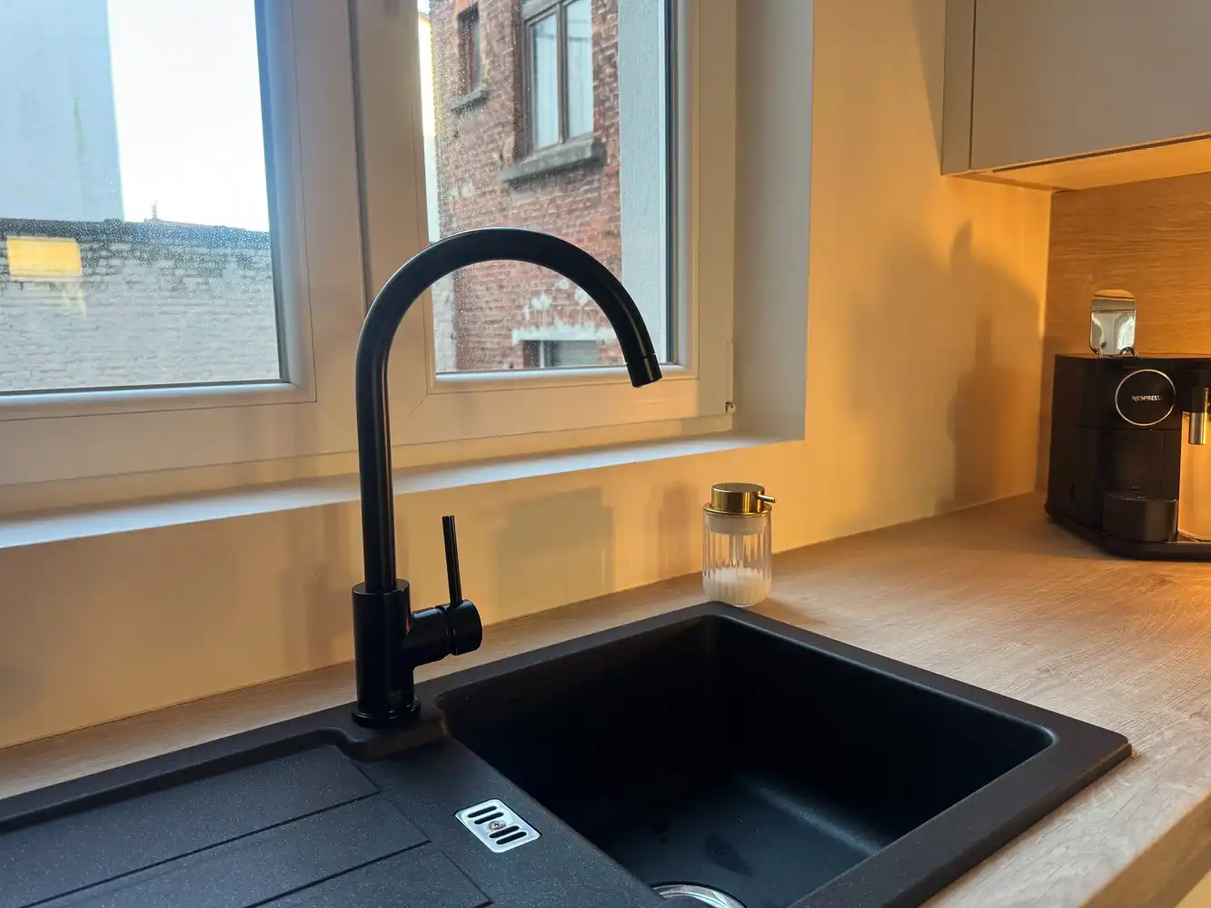 Charmant en volledig gerenoveerd 1-slaapkamerappartement in 2018 Antwerpen foto 8