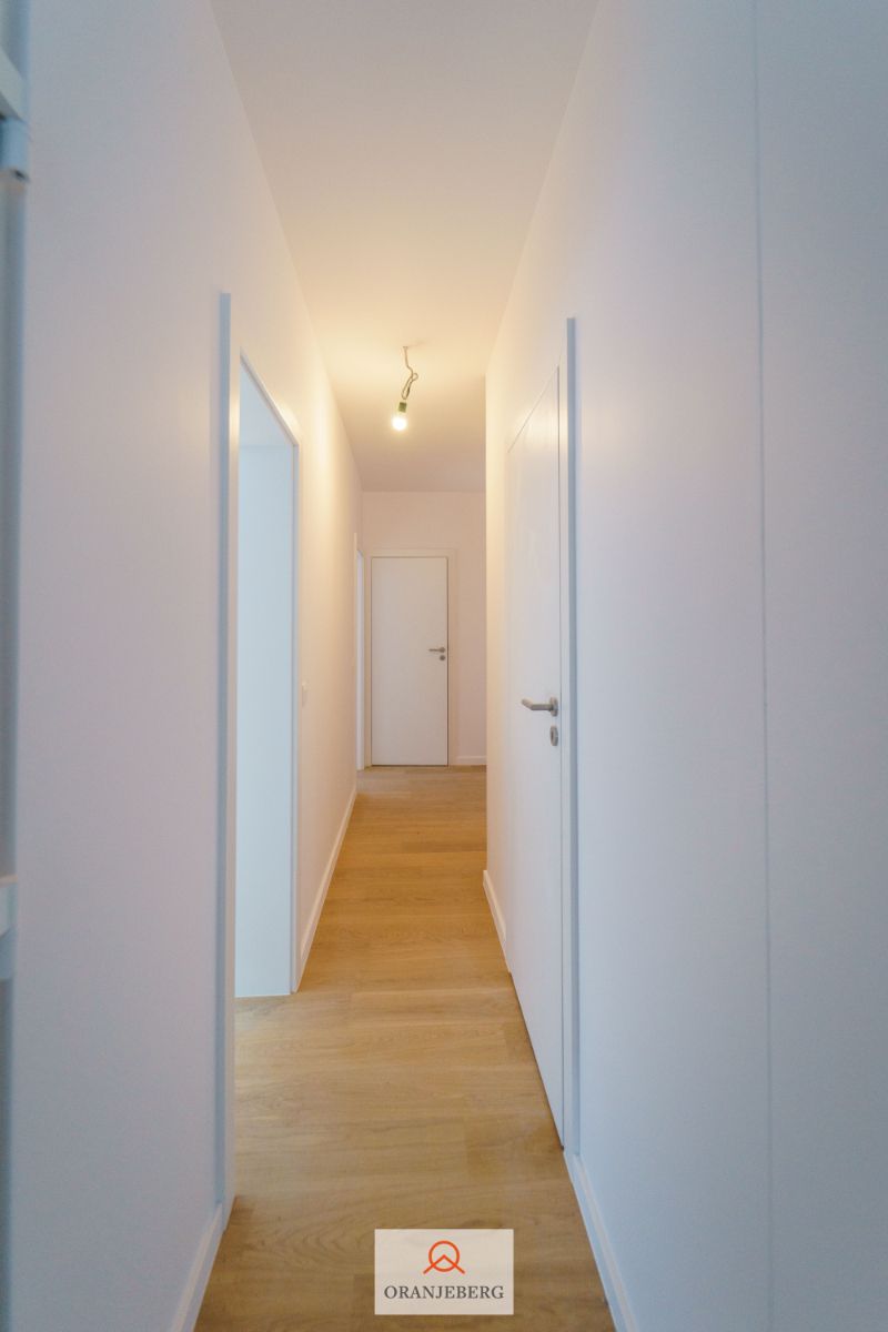 Gerenoveerd gelijkvloers appartement vlakbij station Gent-Sint-Pieters foto 13