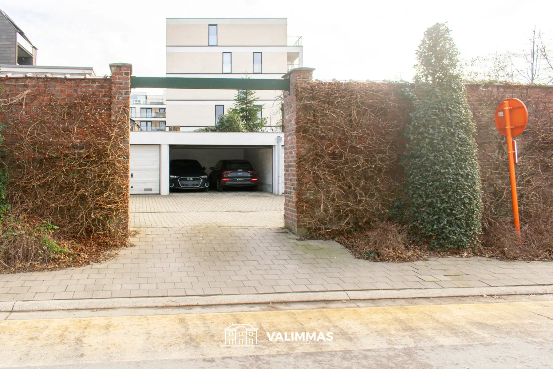 Bijzonder stijlvol ingerichte praktijk- of kantoorruimte... foto 13