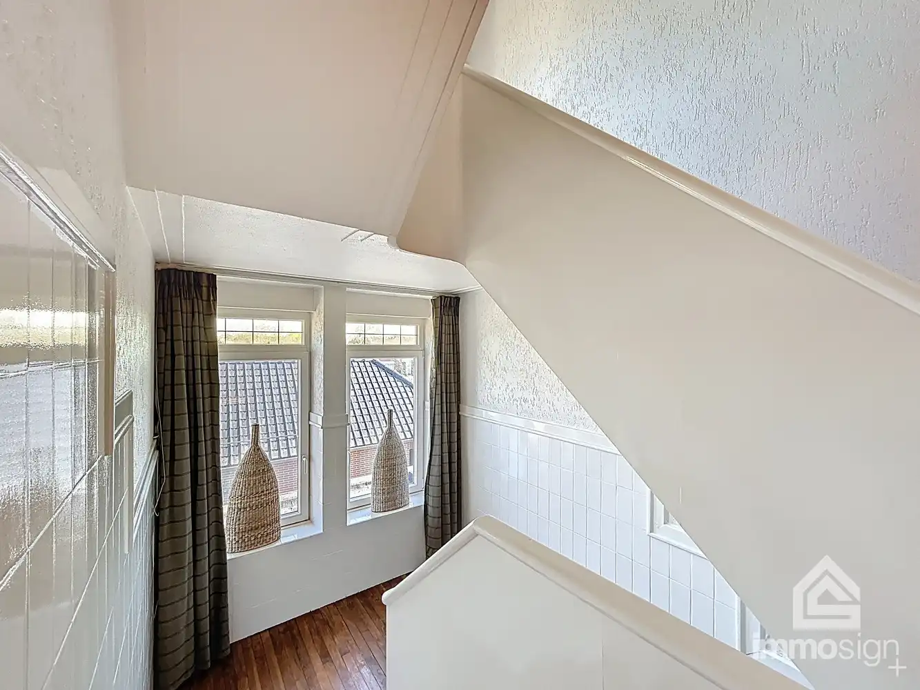 Exclusieve woning voorzien van dubbele garage en bedrijfshal op de Nederlandse grens foto 21