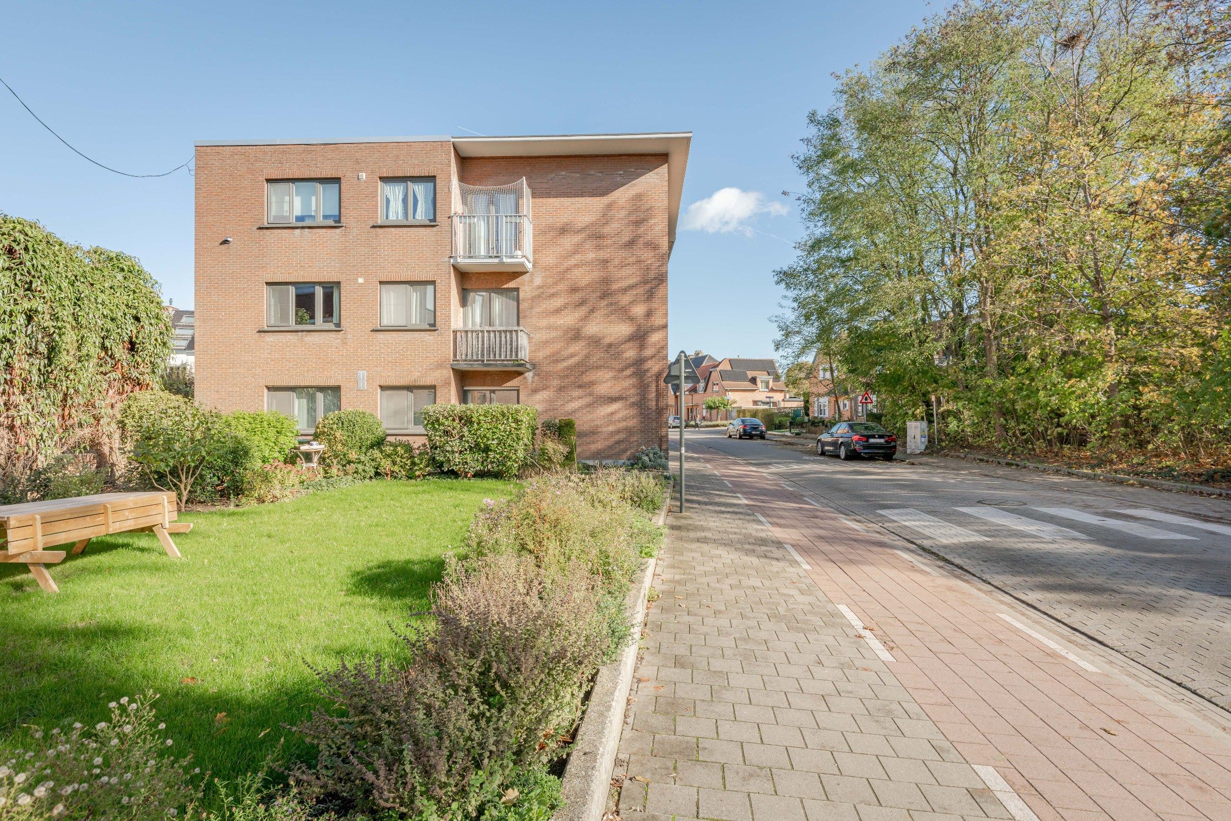 Knap gelijkvloers appartement met terras! foto 4