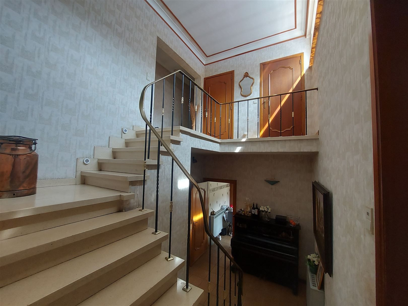 Veelzijdig renovatiepand met woonst en winkel Vloesberg foto 10