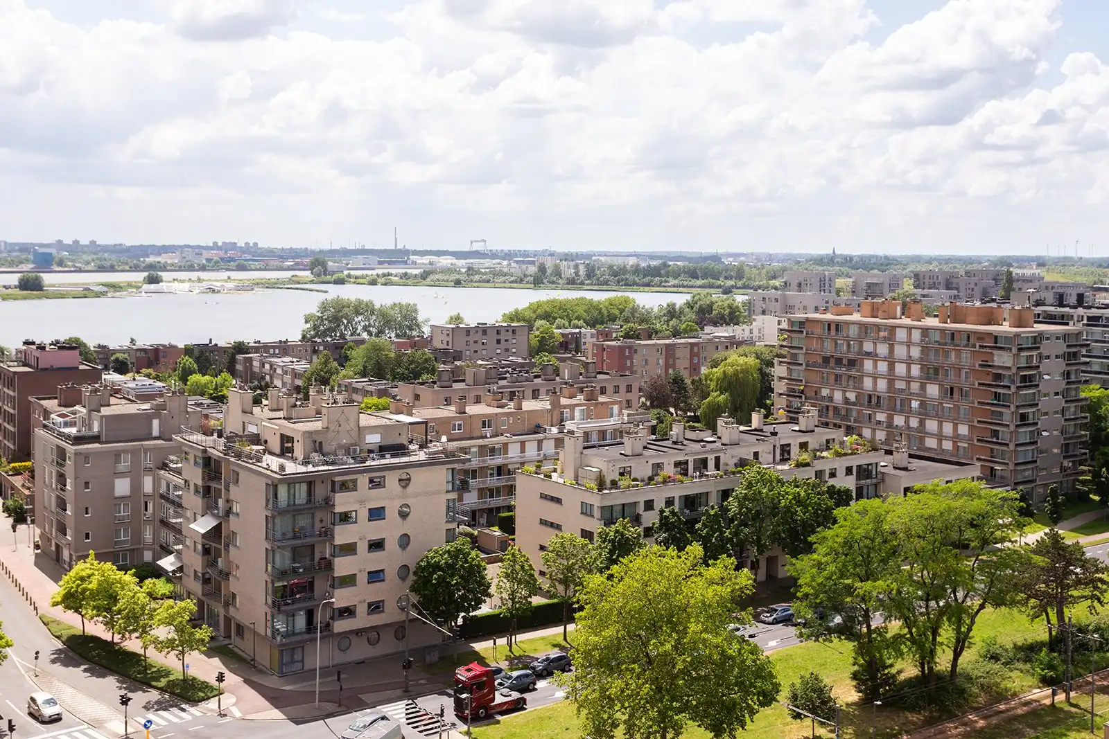 Exclusief penthouse met panoramisch uitzicht op de 12de verdieping foto 15