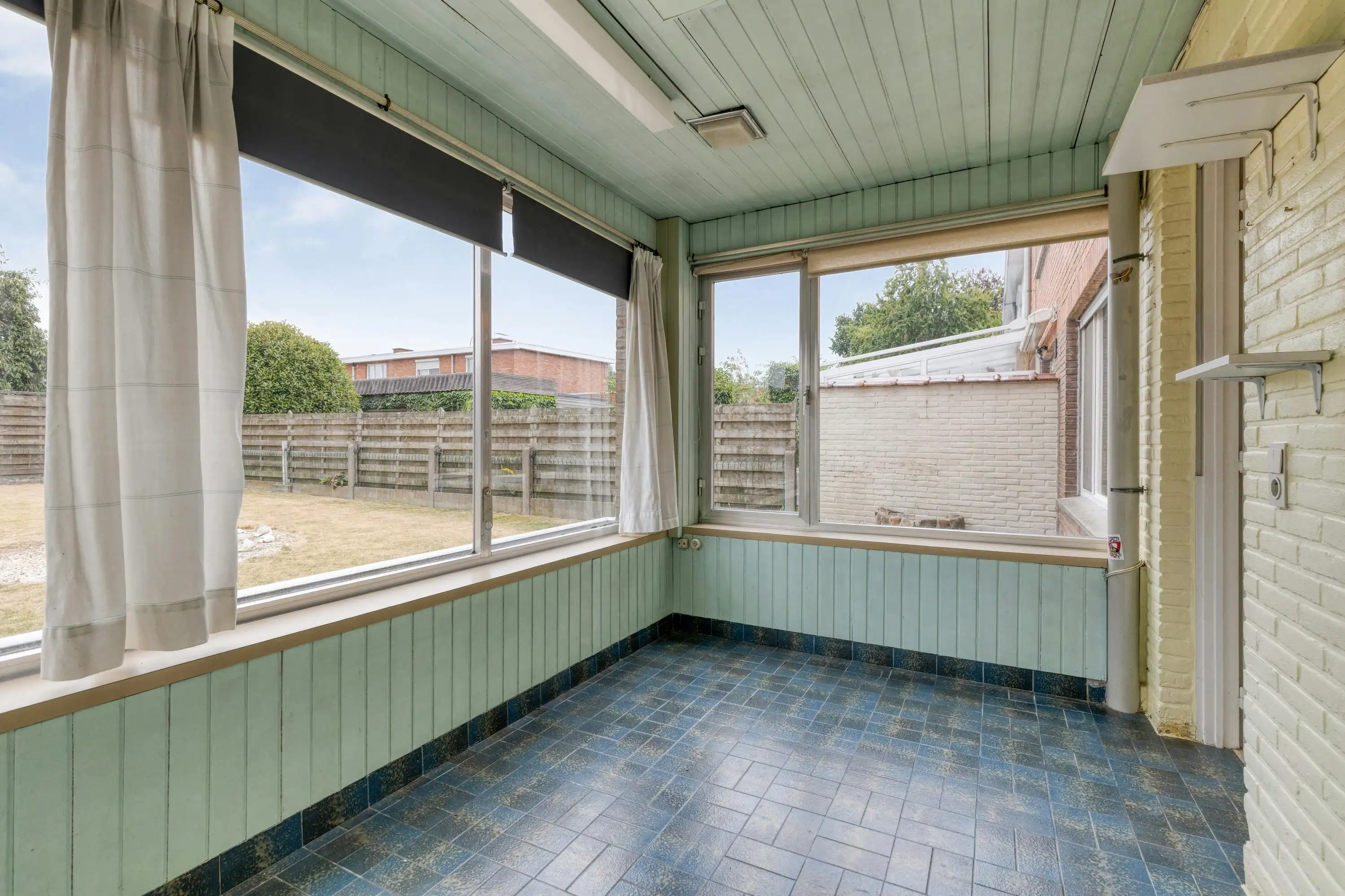 Ruime gezinswoning met zonnige tuin te koop in Roeselare foto 10