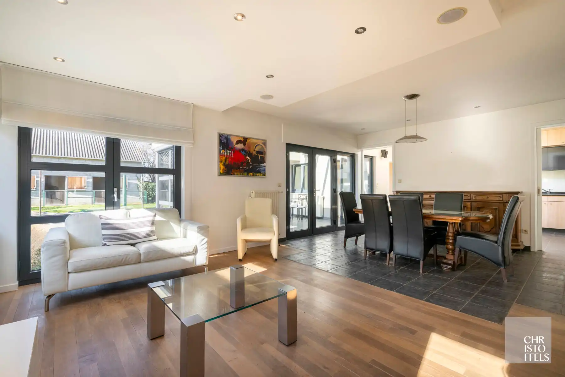 Vergunde tweewoonst met paardenaccommodatie op 3.721 m²  foto 6