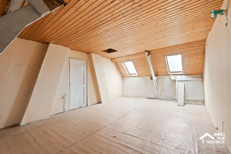 Te renoveren woning aan de stadsrand op 390m² grondoppervlak! foto 13