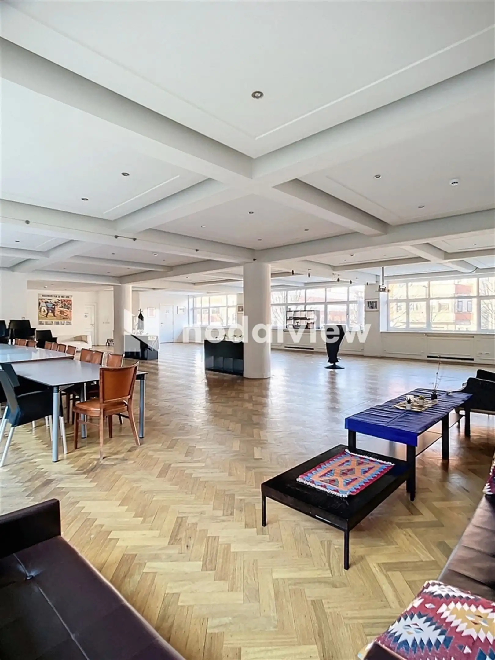 Gerenoveerd kantoorgebouw te huur foto 7