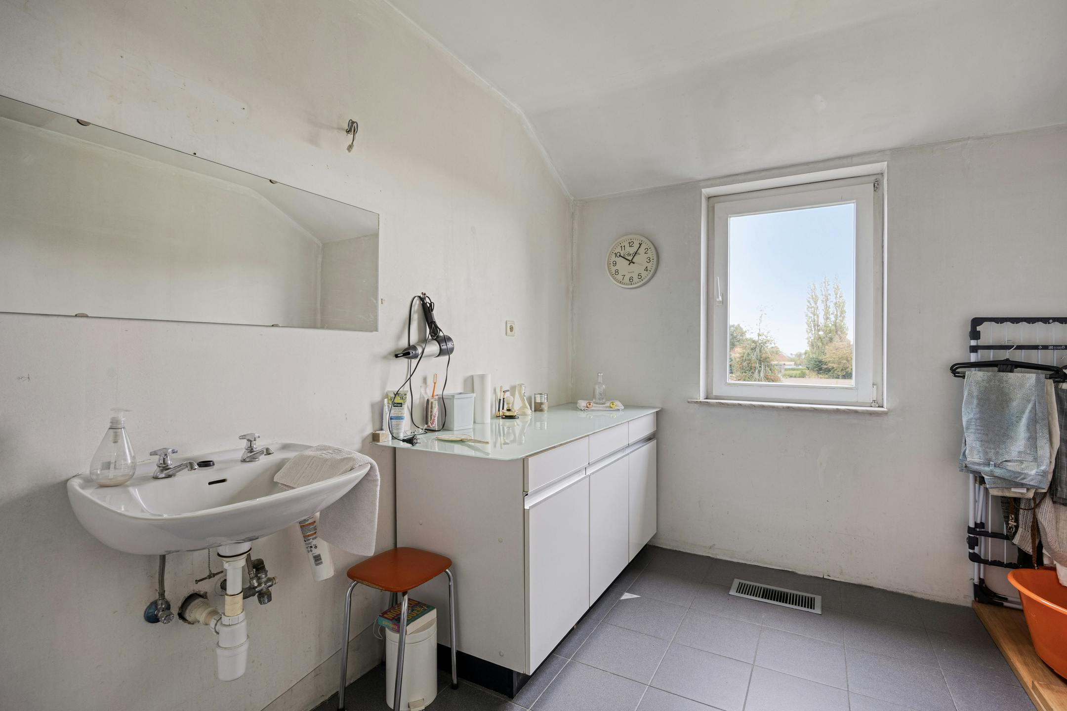 Gelijkvloers handelsruimte of kantoor met woning en tuin foto 14