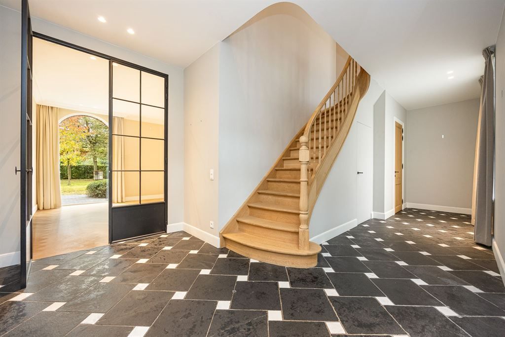 Prachtige manoirvilla met tijdloze allure en een elegante architectuur in Hof ter Linden foto 2