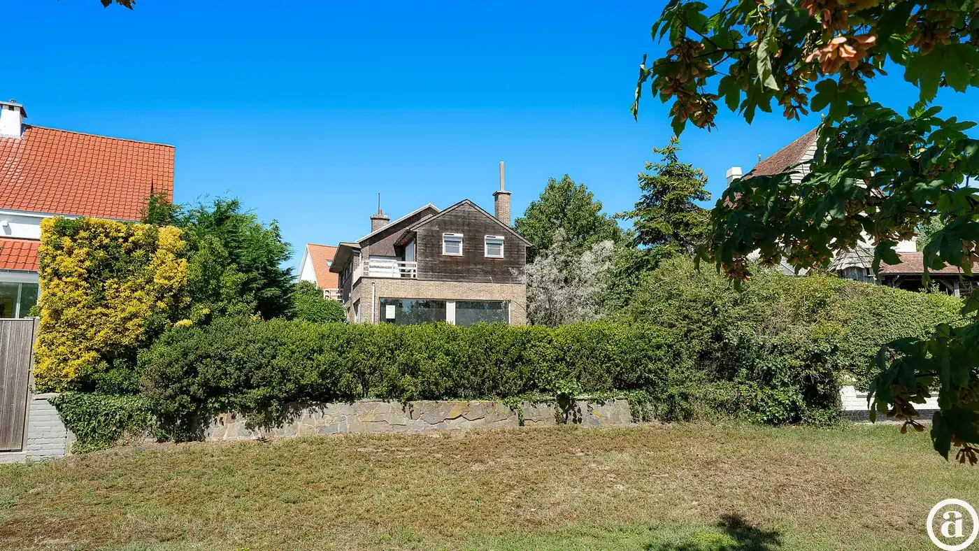 Te renoveren villa met frontaal zicht op het Zegemeer Knokke foto 3