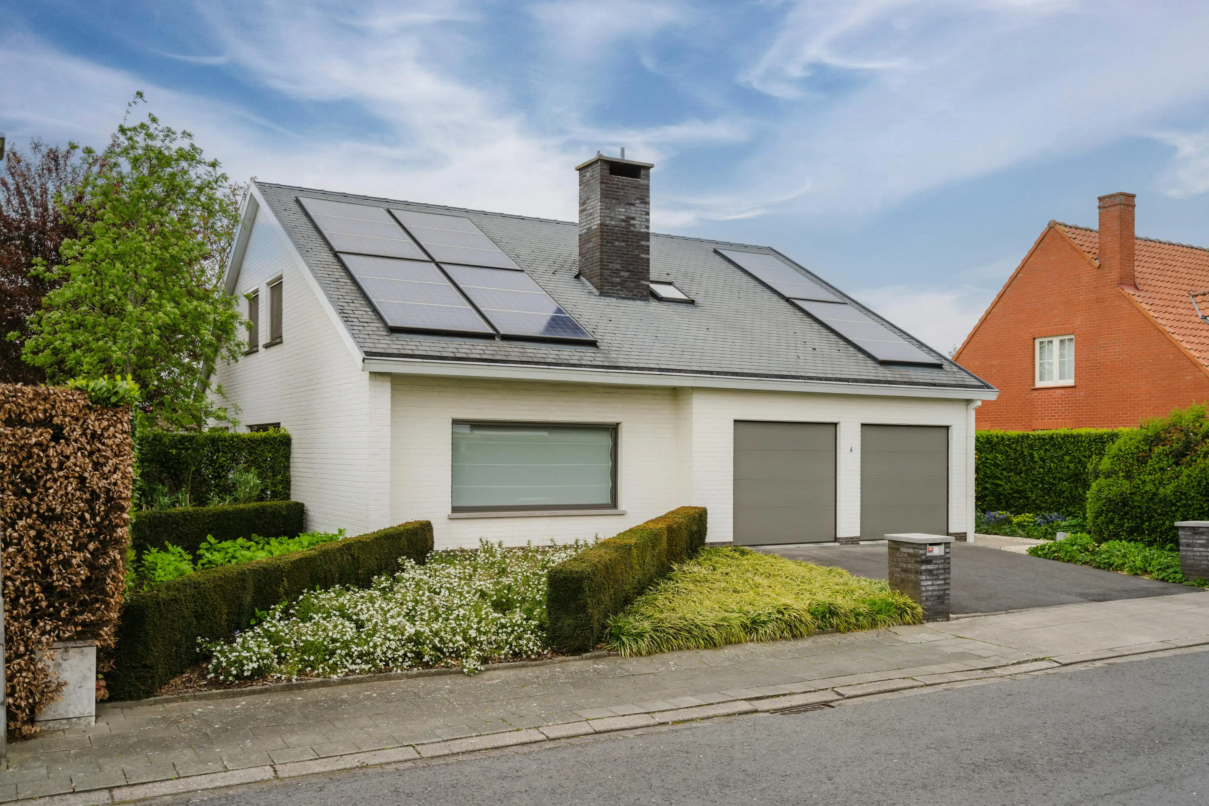 Instapklare vrijstaande woning te koop in Heule! foto 2