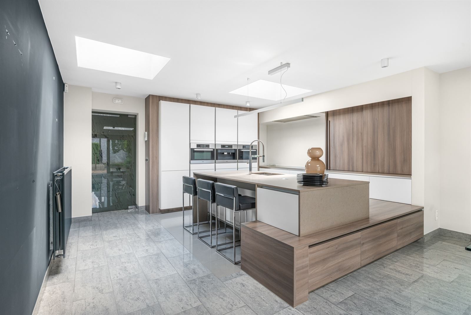 Instapklare woning met handelsruimte te Brakel! foto 9
