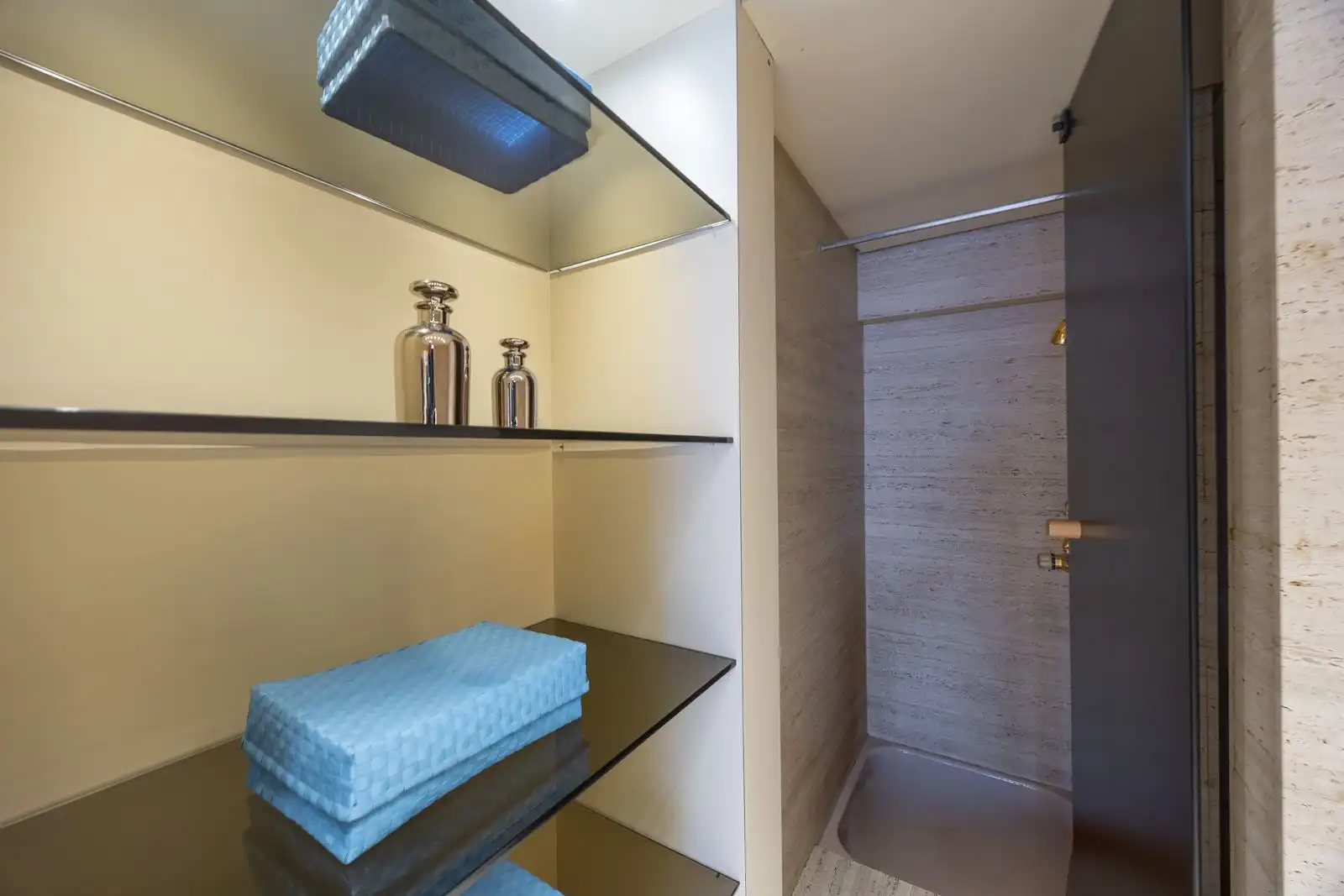 Exclusief duplex penthouse met 4 slpk en zonnige terrassen pal aan zee foto 16