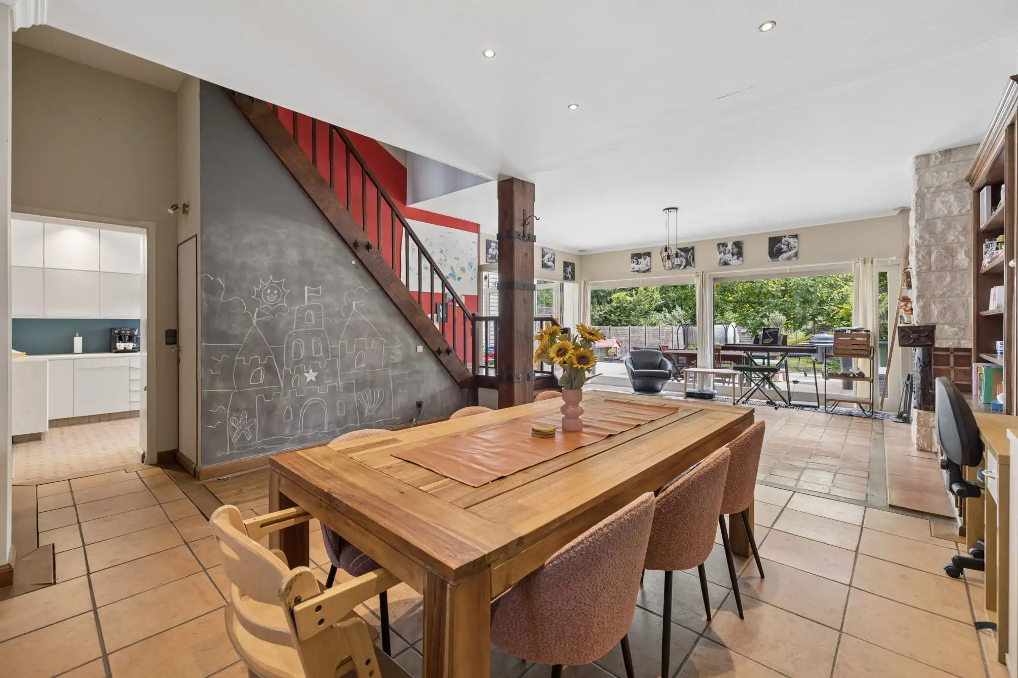 Instapklare woning met 3 slaapkamers en grote tuin foto 5