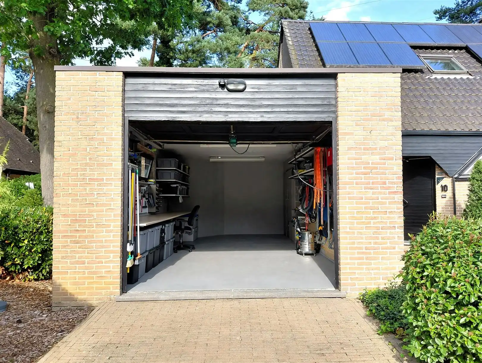 TE HUUR: Unieke woning met 3 slaapkamers en prachtige tuin te Houthalen! foto 36