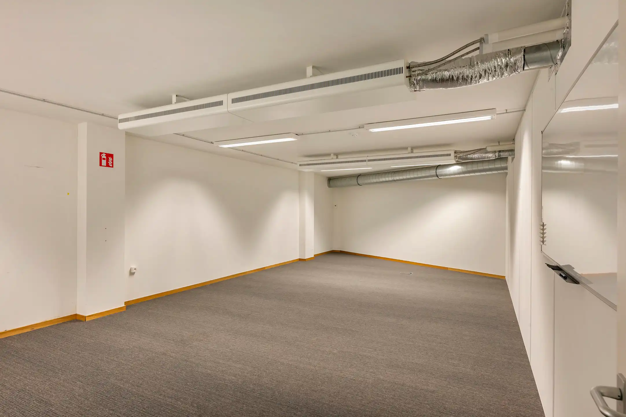4 gerenoveerde kantoorruimtes (geheel of gedeeltelijk te huren) in een karaktervolle geklasseerde herenwoning met uitstekende bereikbaarheid en ruime parkeervoorzieningen. foto 33