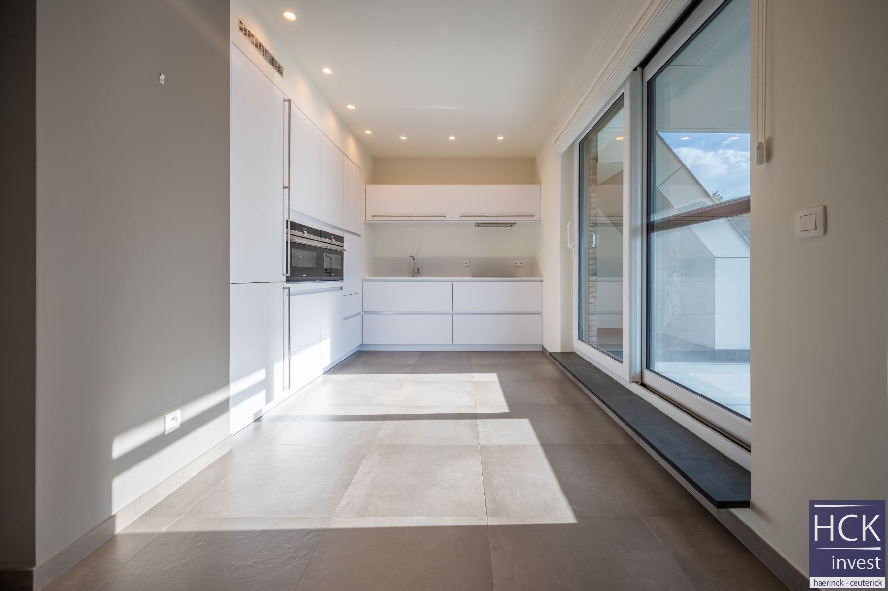 KRUISHOUTEM - Prachtig appartement met groot terras + garagebox foto 8