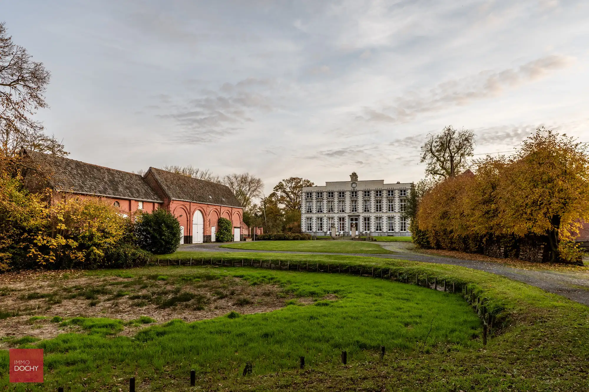 Omwald kasteeldomein op ca. 4,4ha foto 9