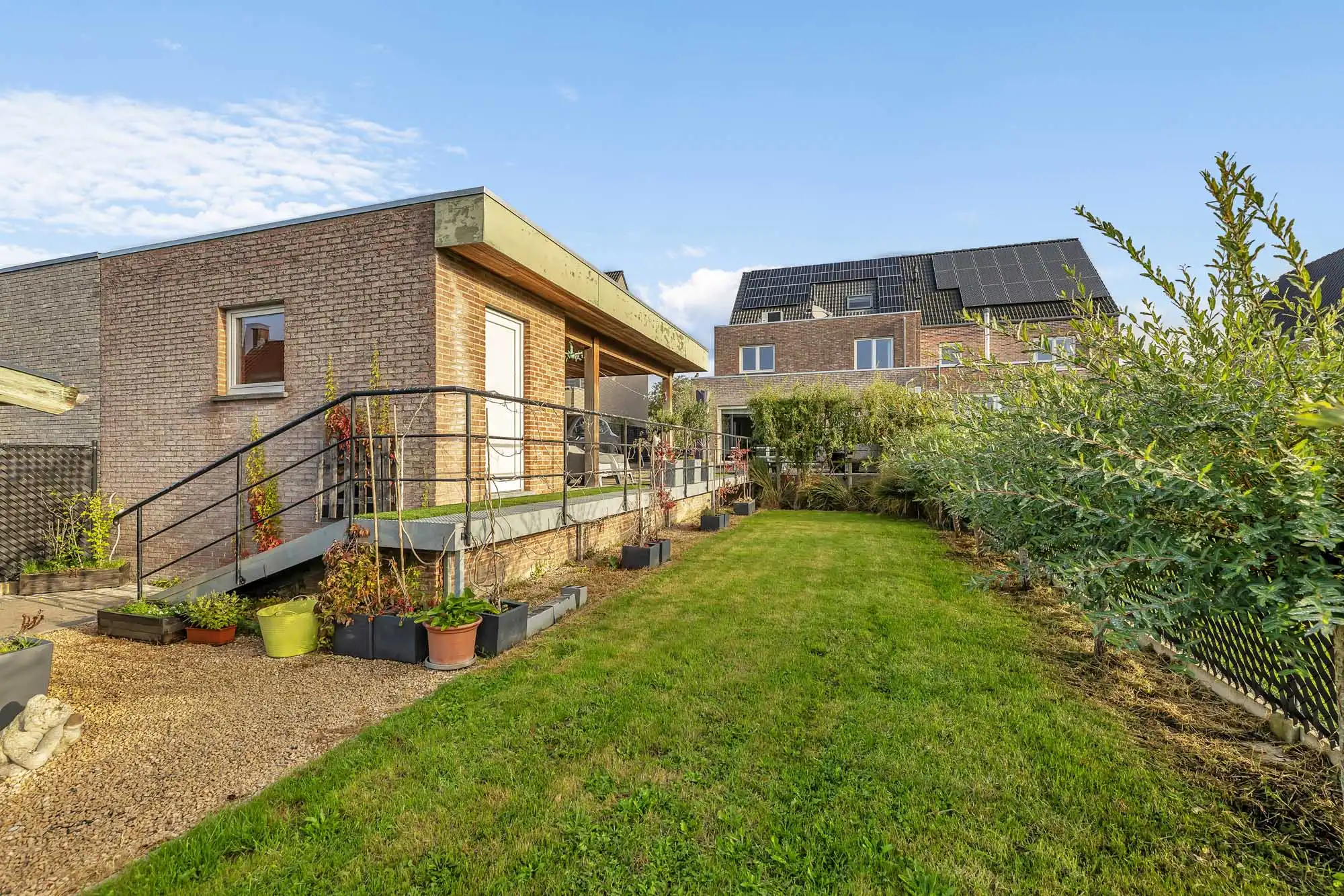 Instapklare, goed onderhouden woning op gunstige locatie foto 7