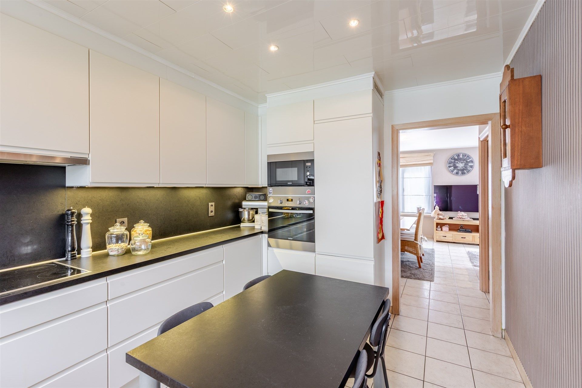 Gunstig gelegen woning met tuin, garage en 3 slks foto 8