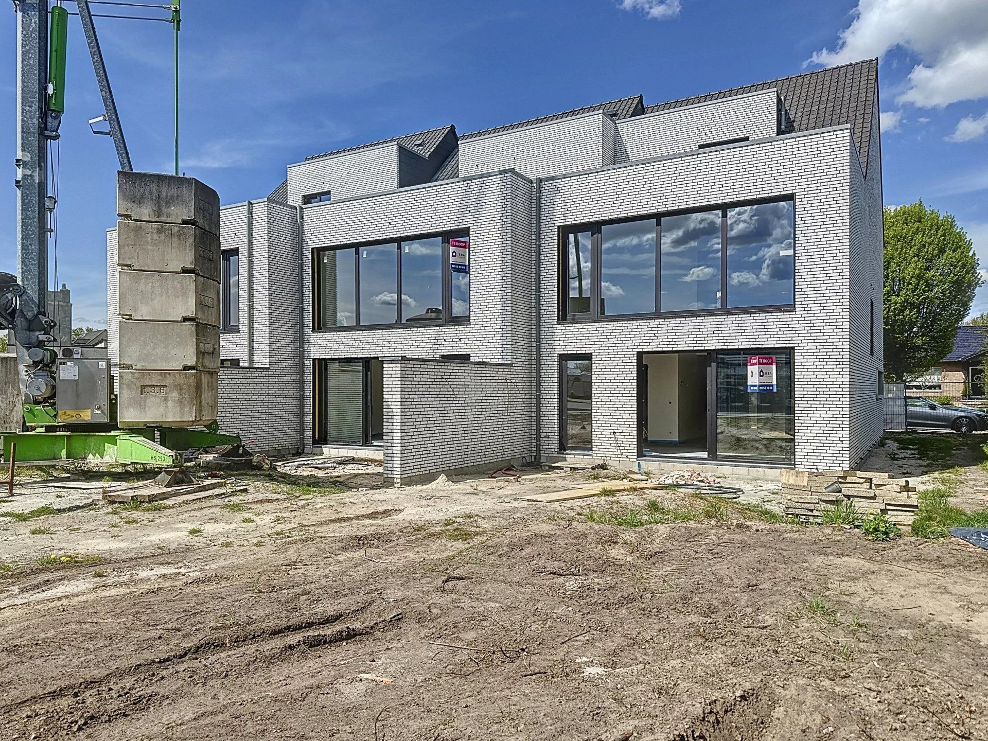 3 geschakelde woningen met tuin. Luxe afwerking! foto 3