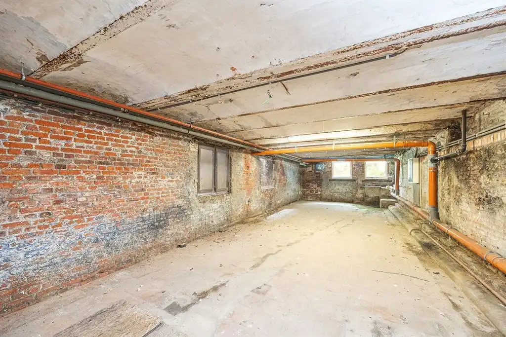 Unieke neogotische pastoriewoningl van ca. 412 m² met kapel foto 29