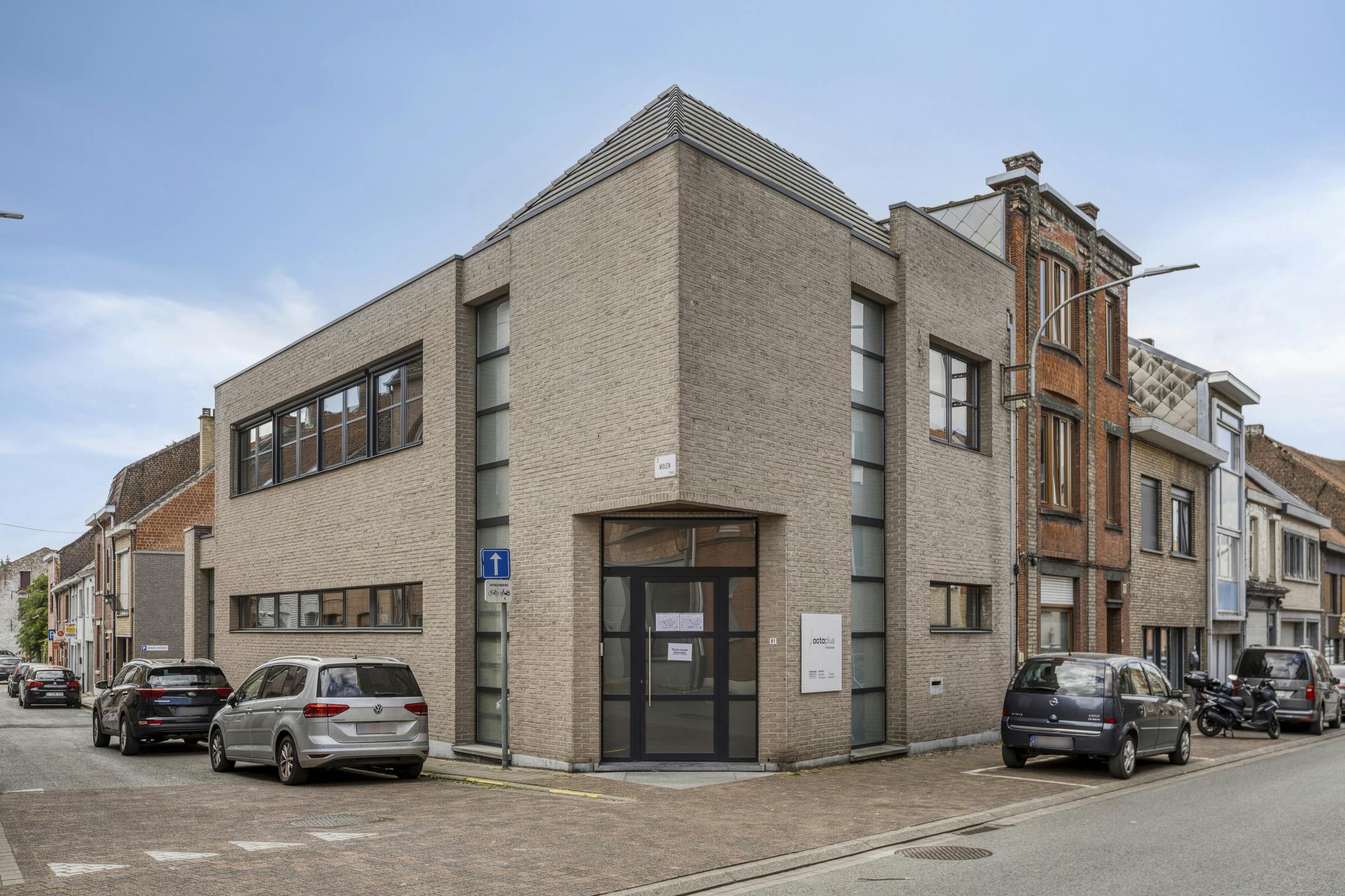 Kantoor te koop in Menen foto {{pictureIndex}}