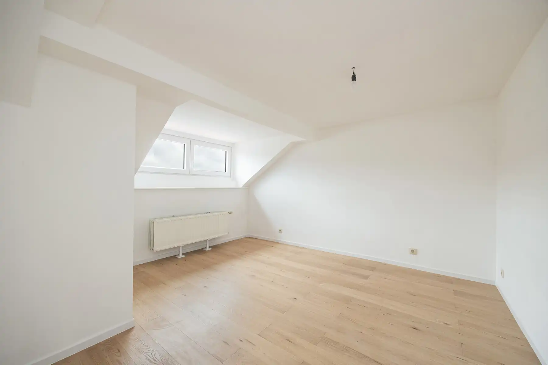 Prachtig duplexappartement met 4 slaapkamers en 2 badkamers! foto 13