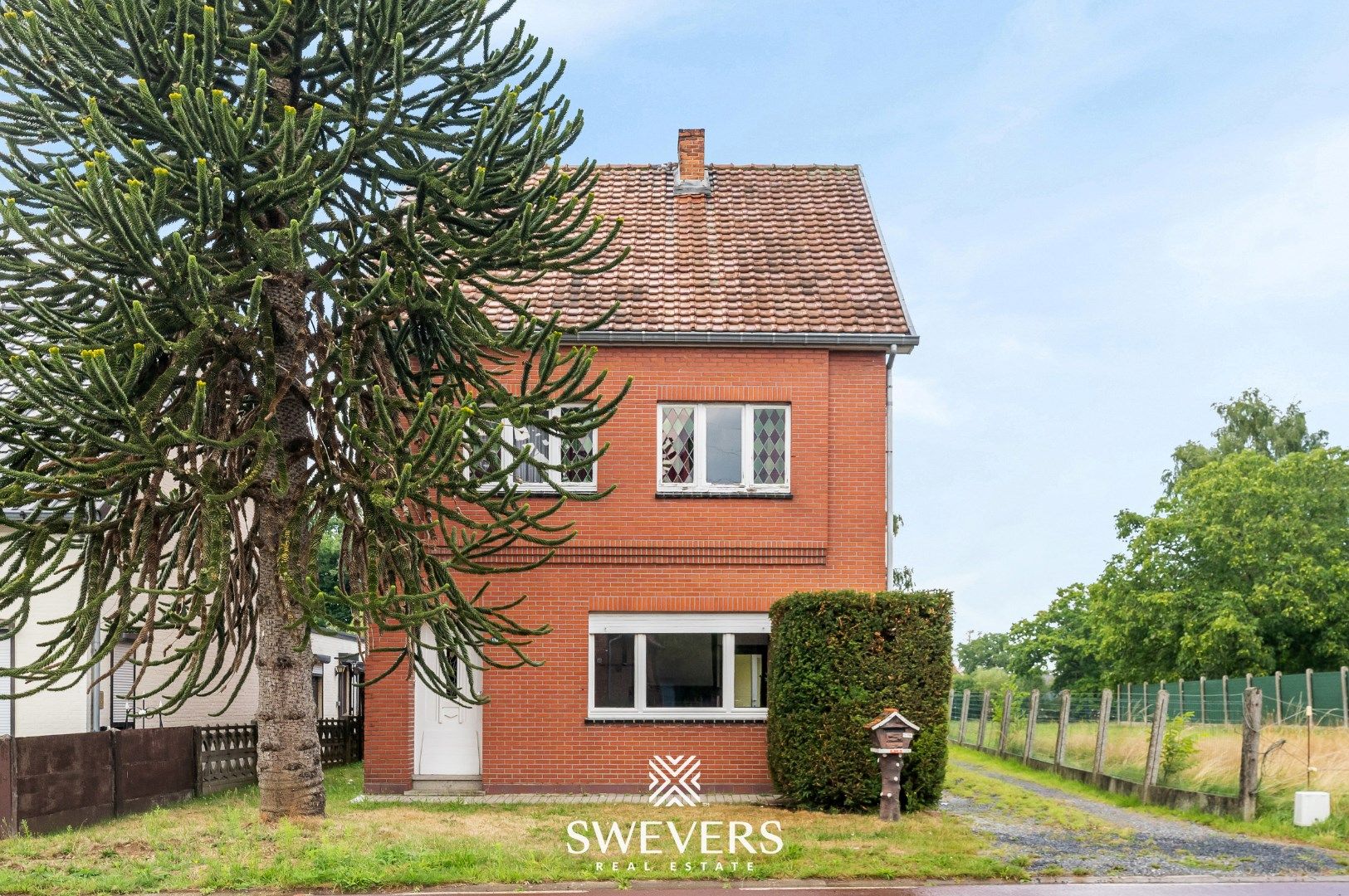 Gunstig gelegen, te renoveren woning, op mooi perceel van 8a 88ca foto 35