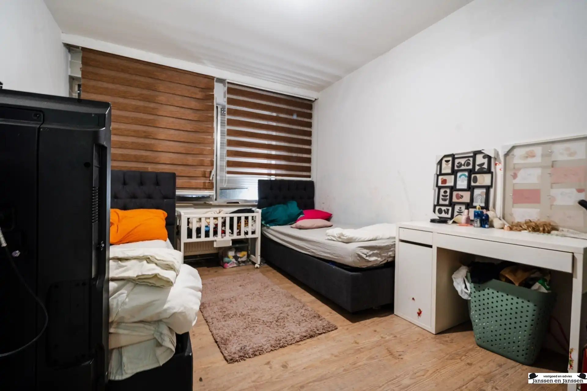 Te renoveren ruim appartement op toplocatie in Borgerhout! foto 6