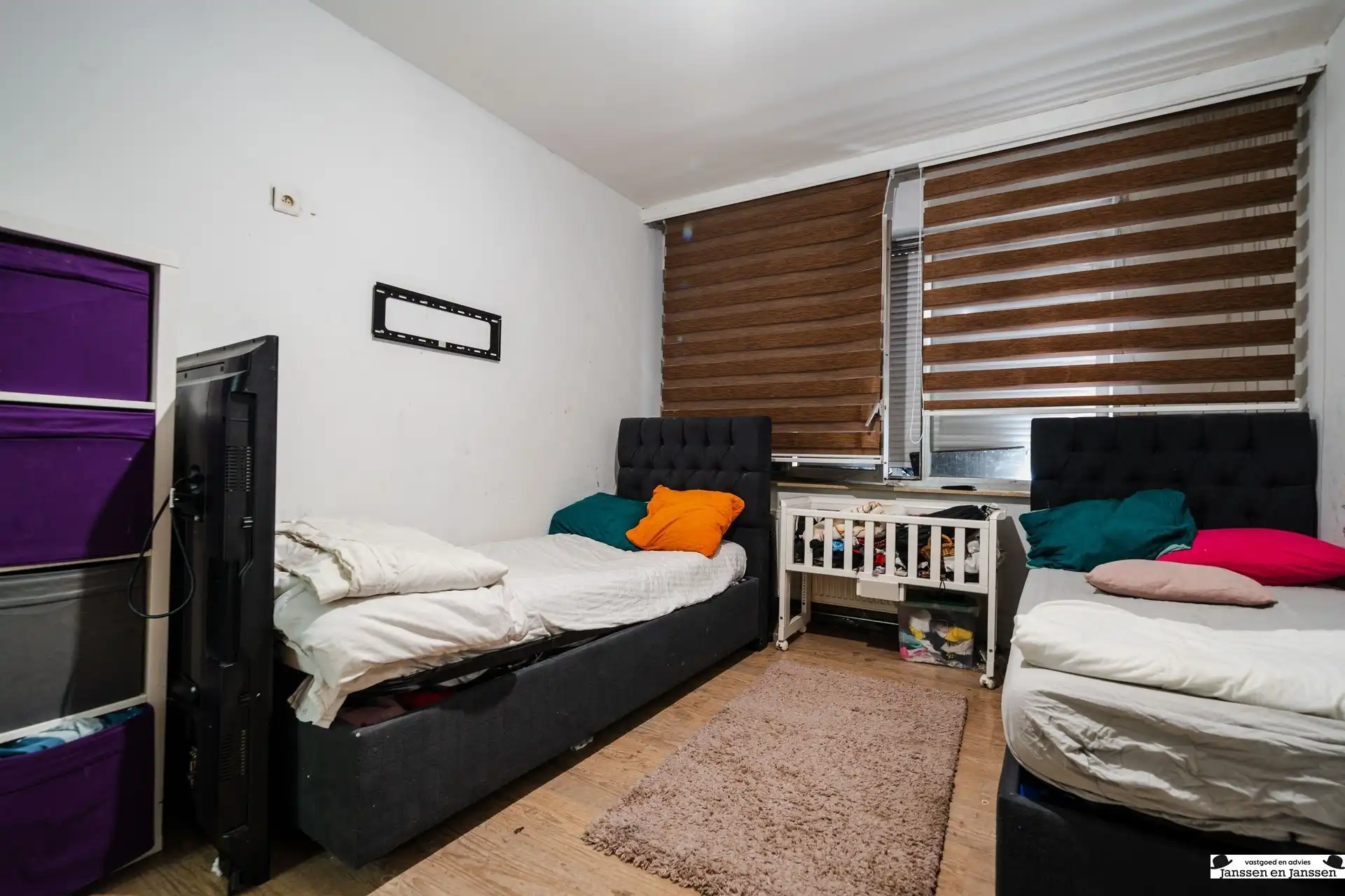 Te renoveren ruim appartement op toplocatie in Borgerhout! foto 9