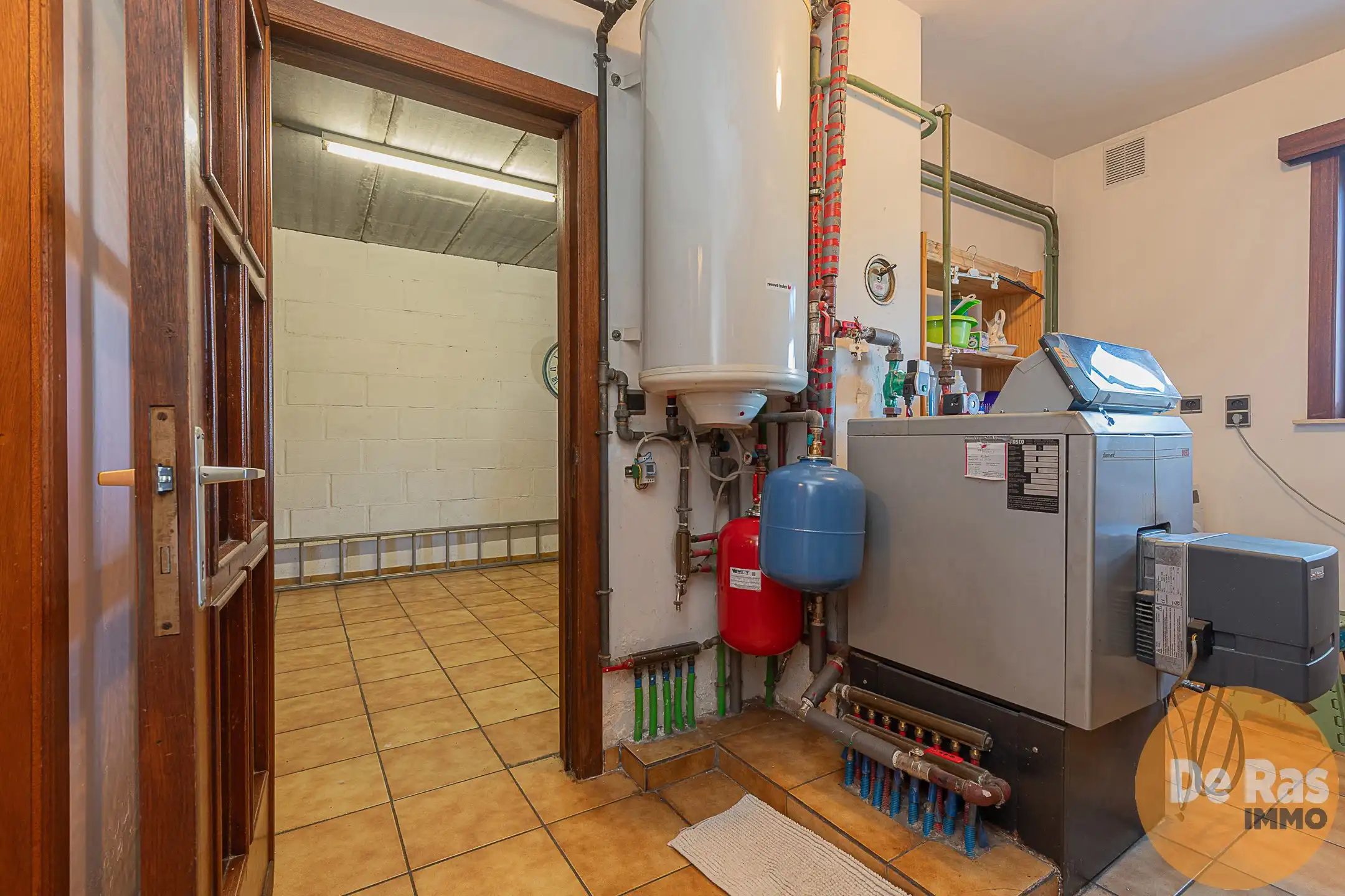 Ruime woning met grote garage en tuin vlakbij station Ede foto 21