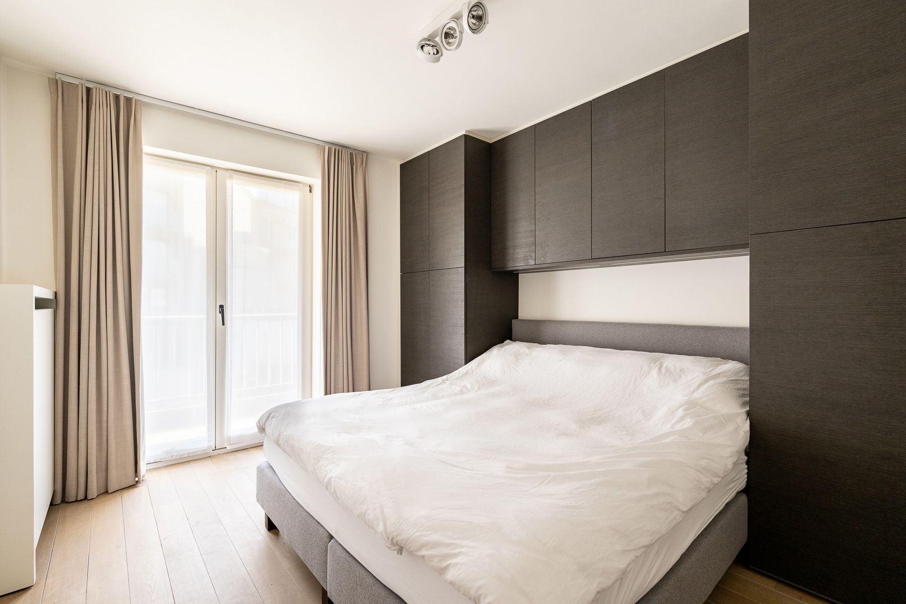 Ruim appartement op een uitstekende locatie foto 10