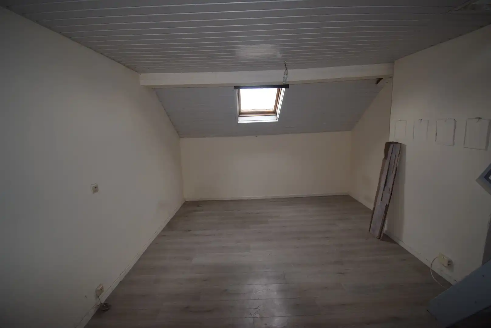 Opbrengstgebouw met commercieel gelijvloers foto 16