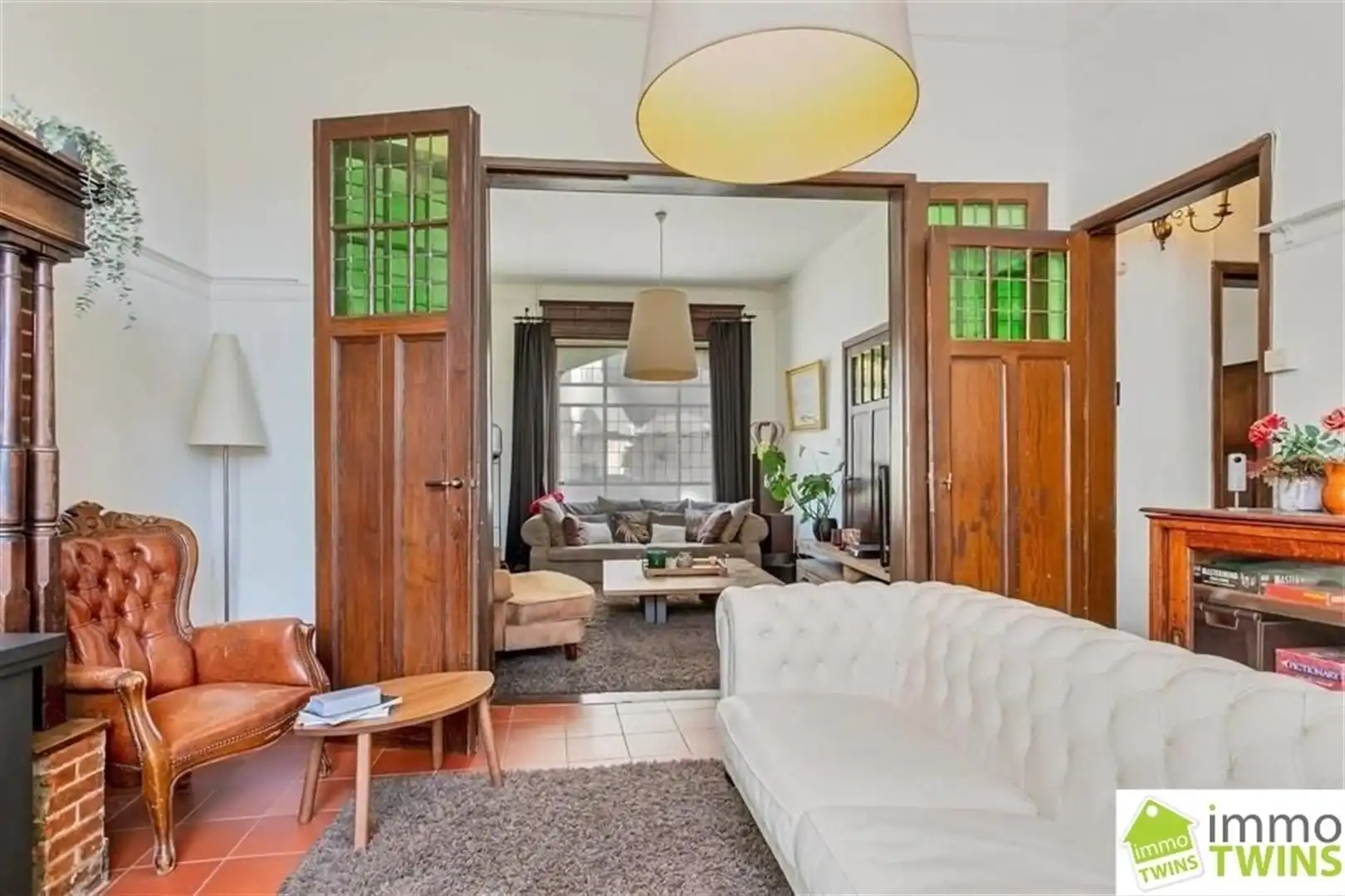 Karaktervolle, ruime woning met 6 slaapkamers, binnenkoer met jacuzzi en topligging! foto 4