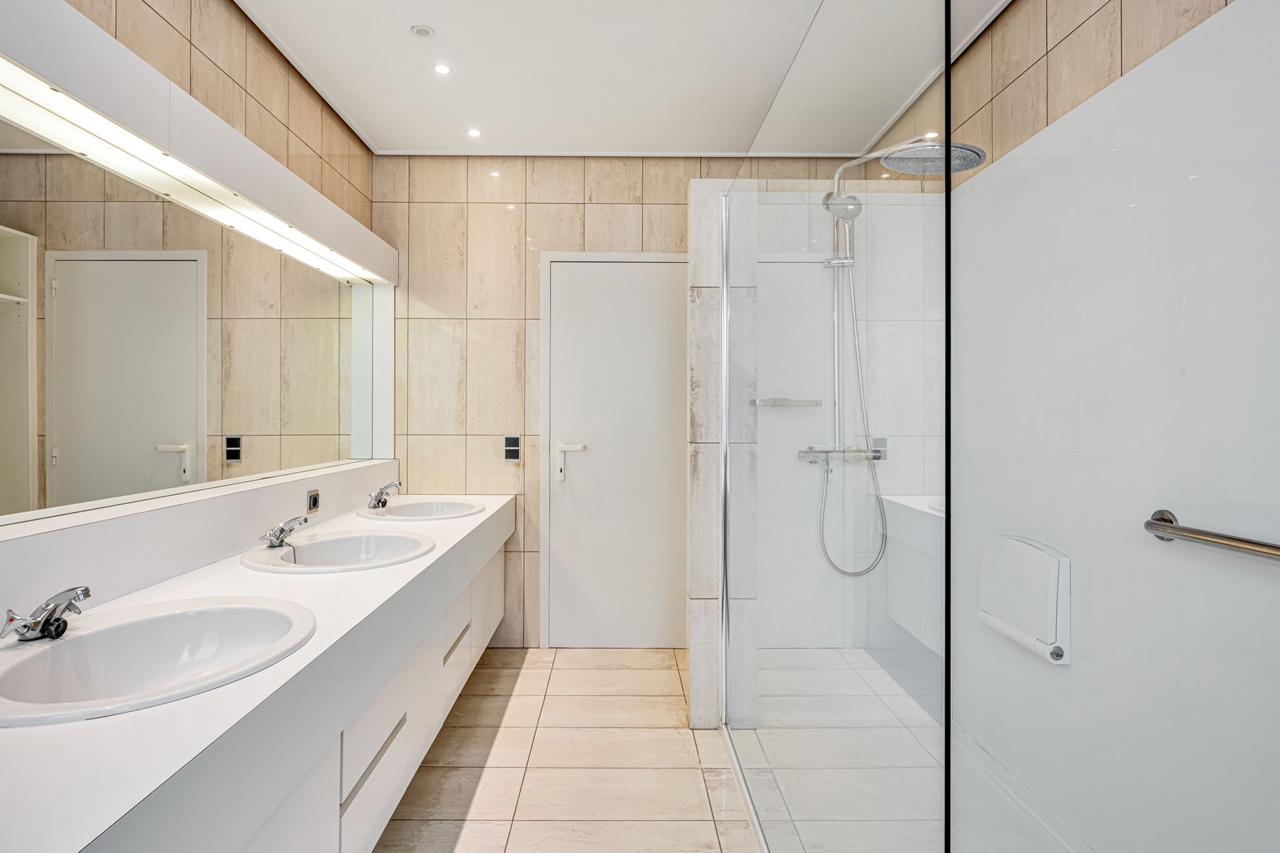 Unieke architecturale bungalow met 4 slpk  foto 18